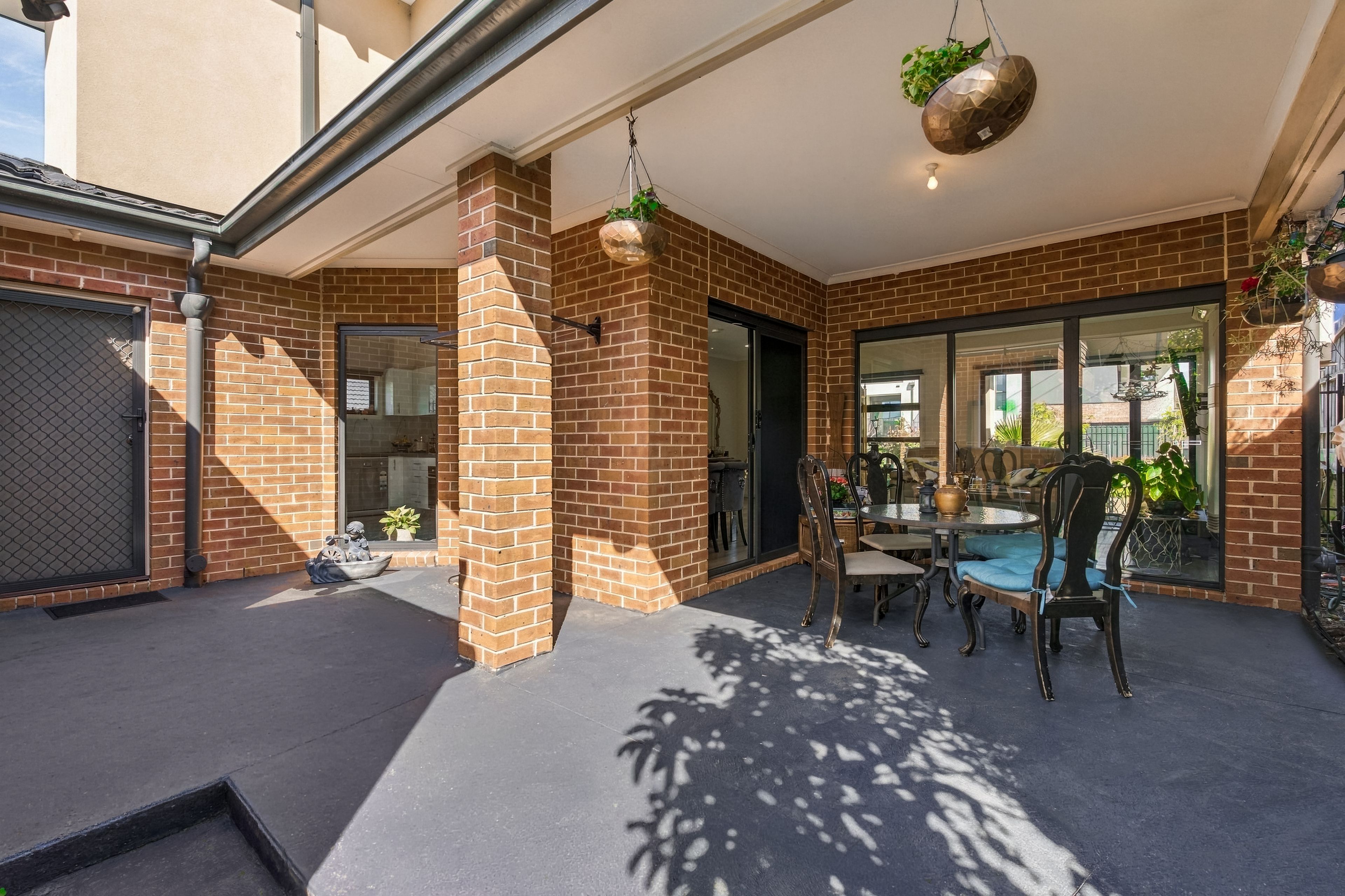 1/6 Faye Street — photo 12 of 13