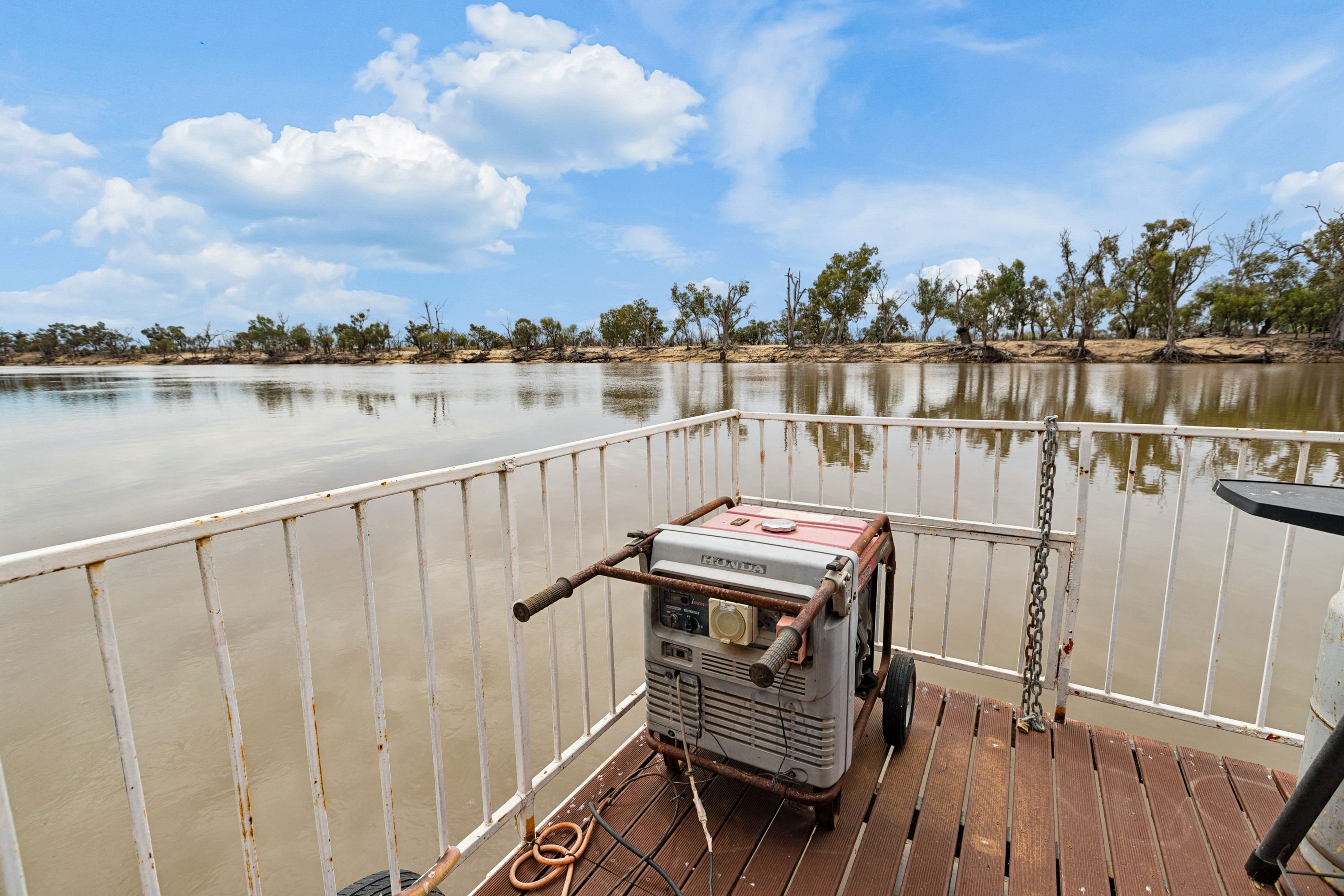 0 "The Bardy" Houseboat — photo 24 of 30