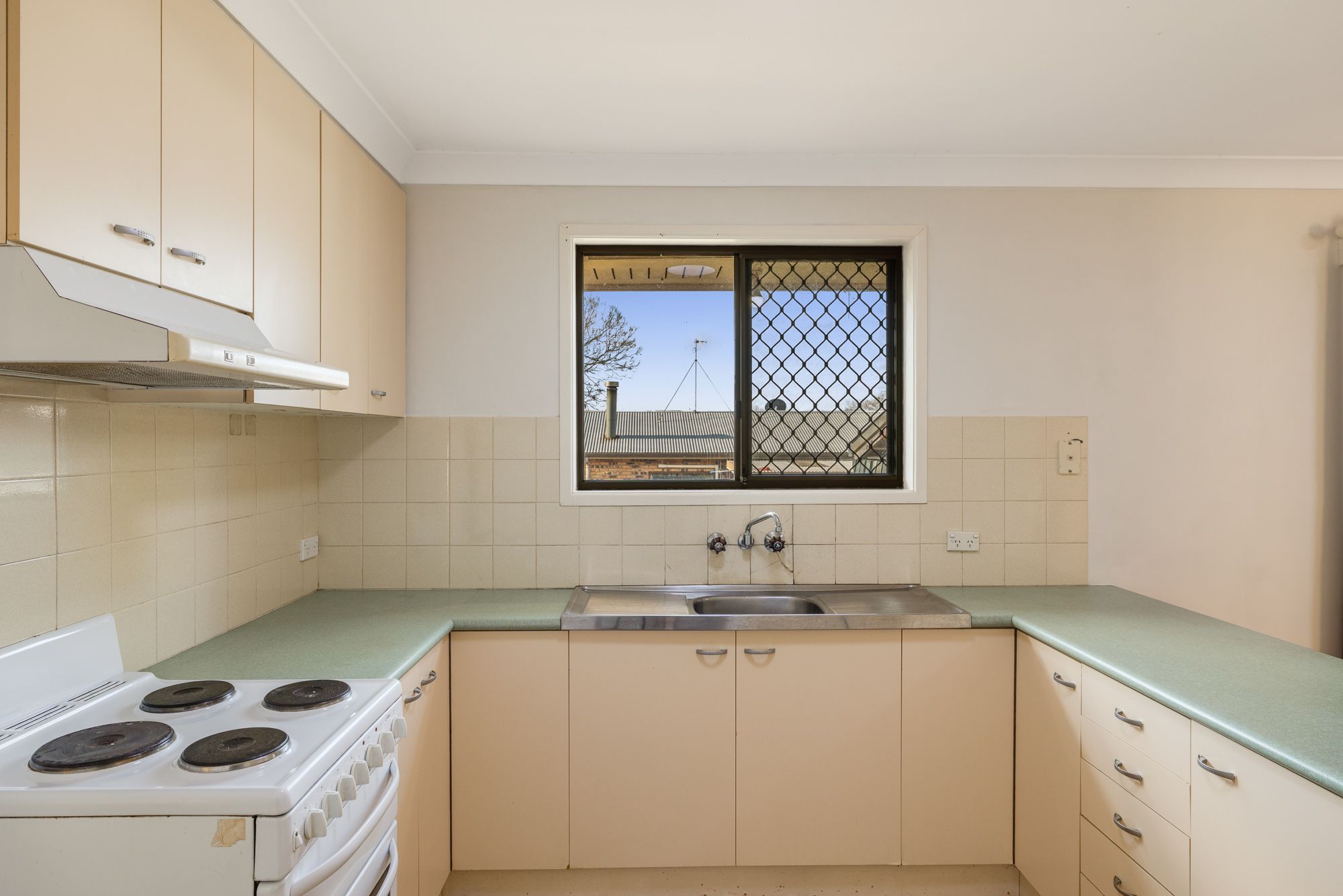 5 Champagne Crescent — photo 6 of 14