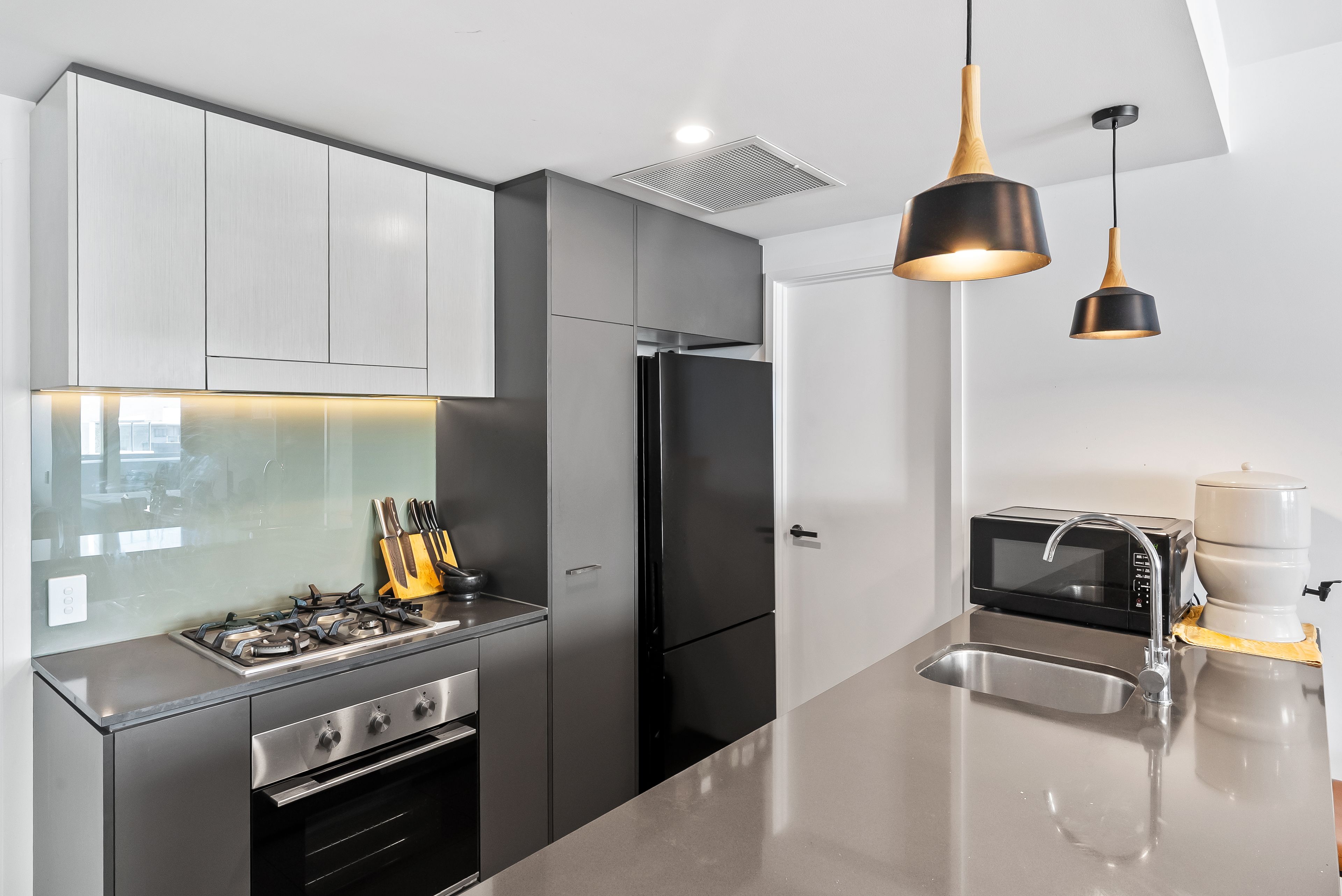 3804/16 Aspinall Street — photo 4 of 21