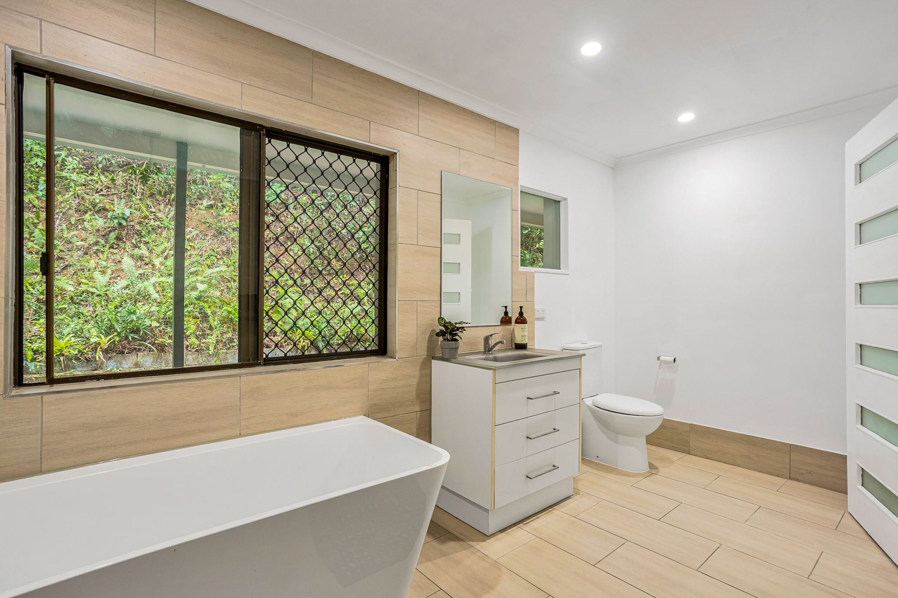 1304R Pine Creek-Yarrabah Road — photo 28 of 30