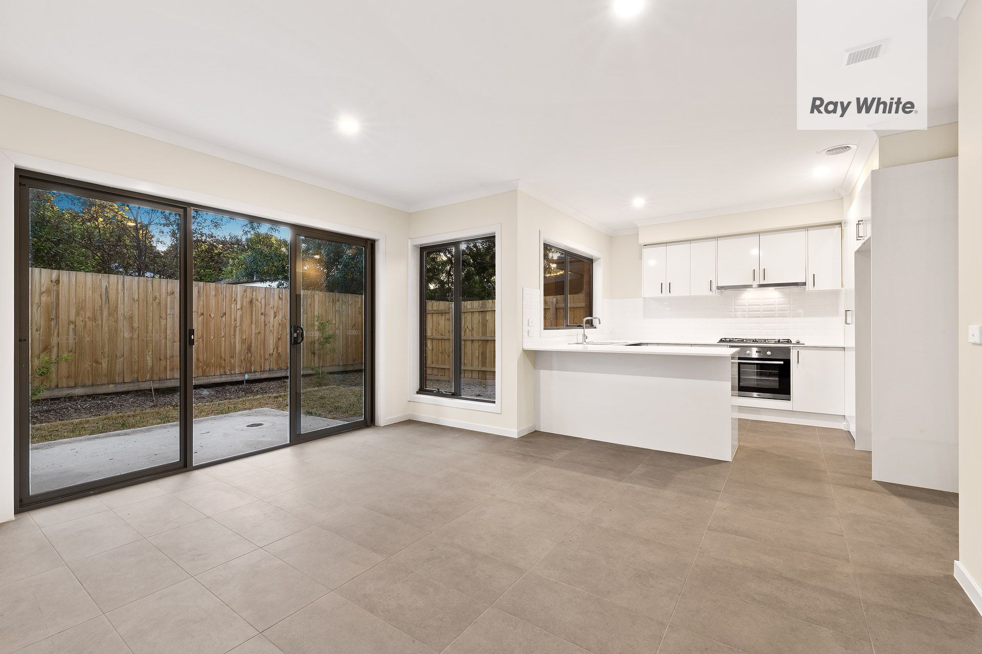 2/19 Wedmore Road, Boronia, VIC 3155