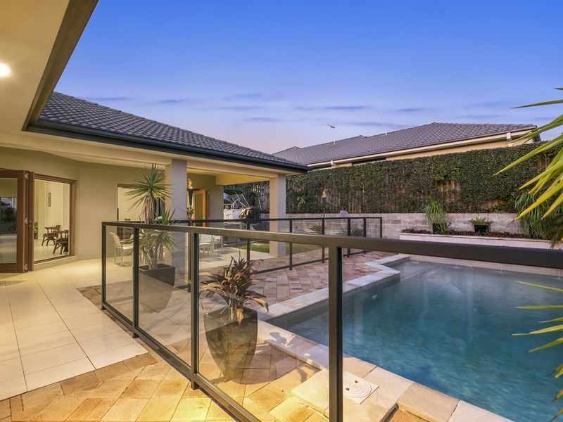 16 Ainslie Street, Pacific Pines, QLD 4211