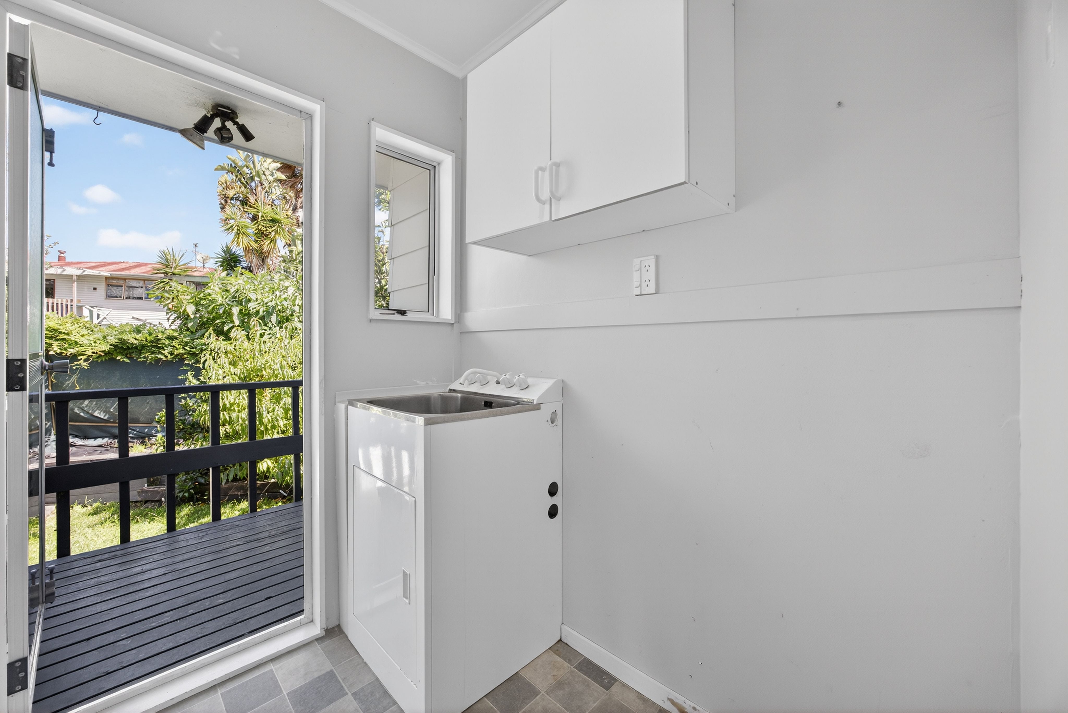 2/34A Helena Street, Massey, Waitakere City