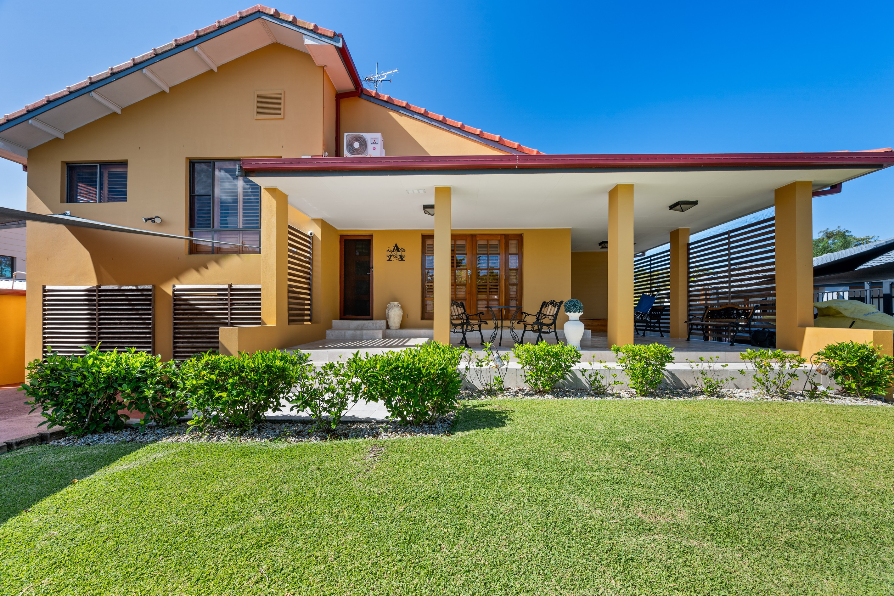 17 Lowanna Drive, Ashmore, QLD 4214