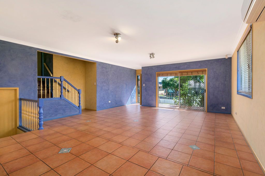11 Bosworth Street, Coopers Plains, QLD 4108