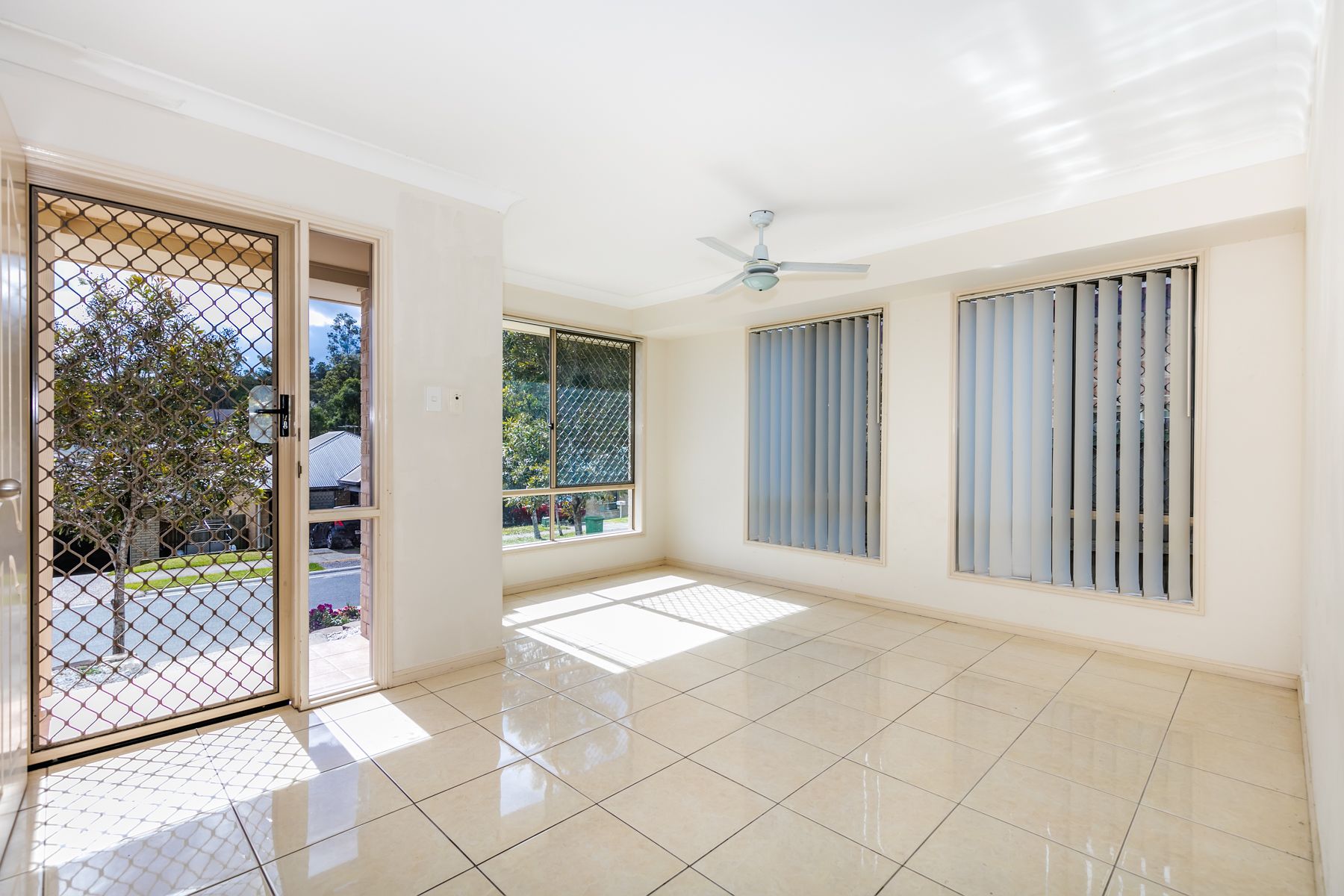 42 Mossman Parade, Waterford, QLD 4133