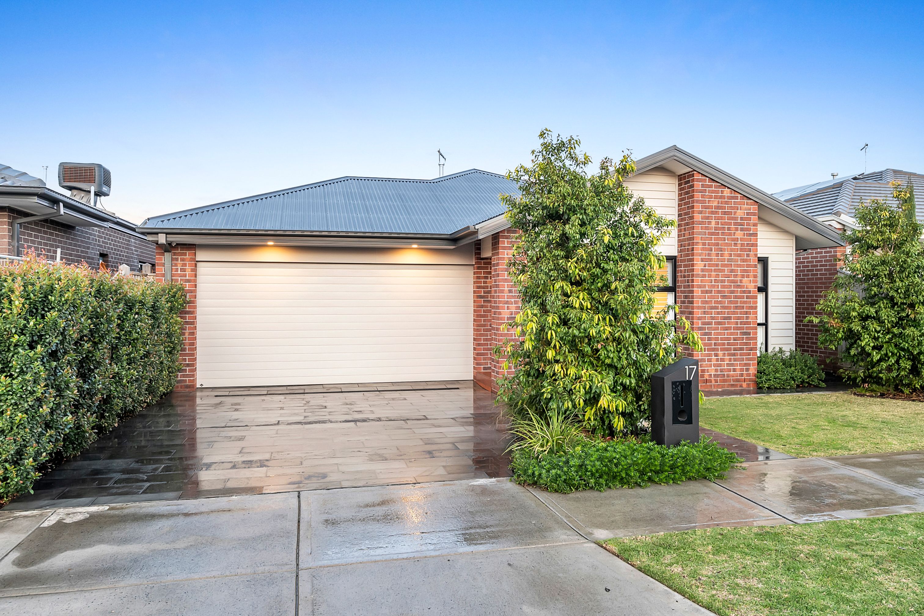 17 Puckle Avenue, Mickleham, VIC 3064