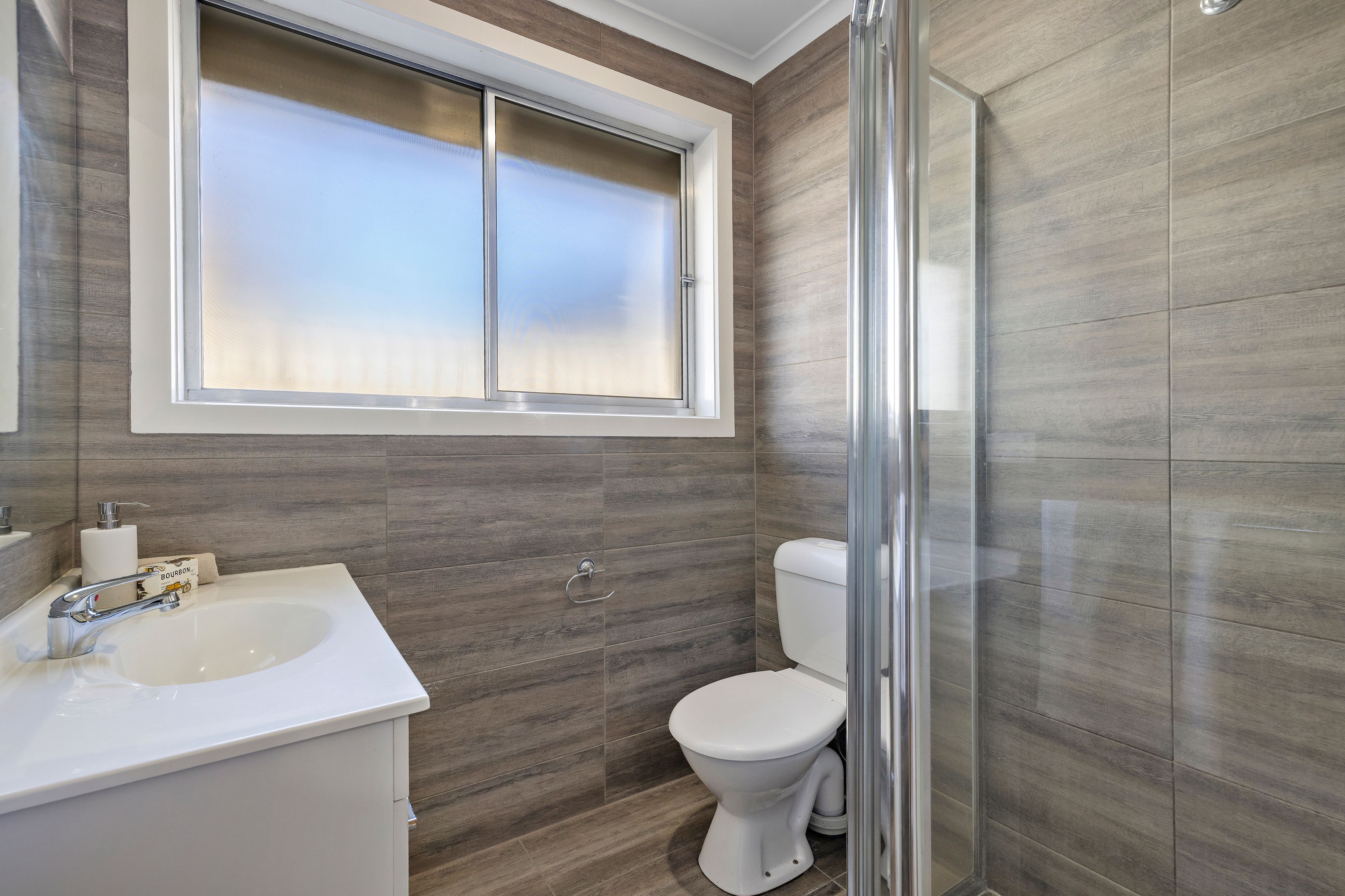 52 Denver Crescent — photo 13 of 20