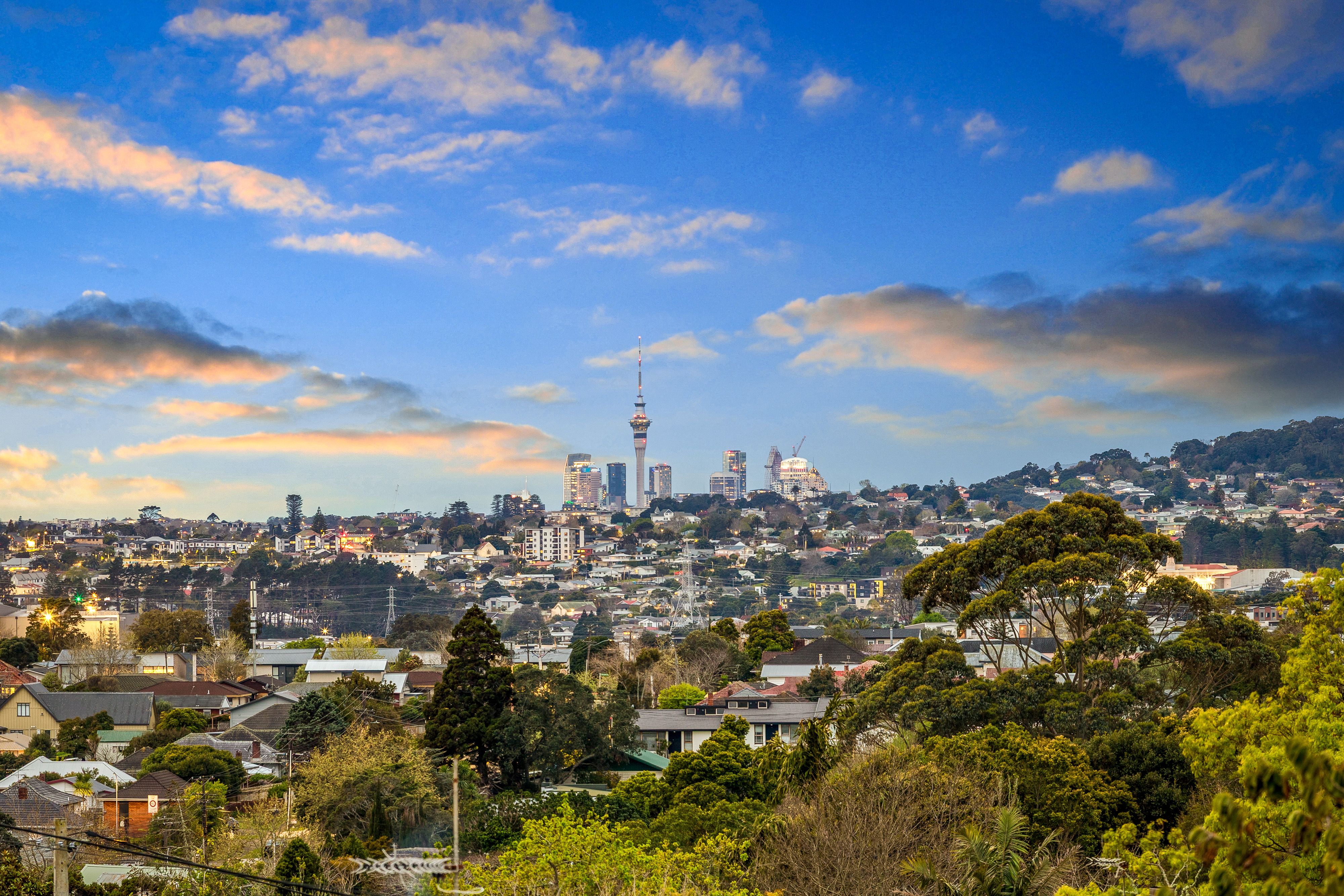 1/37 South Lynn Road, Titirangi, Waitakere City
