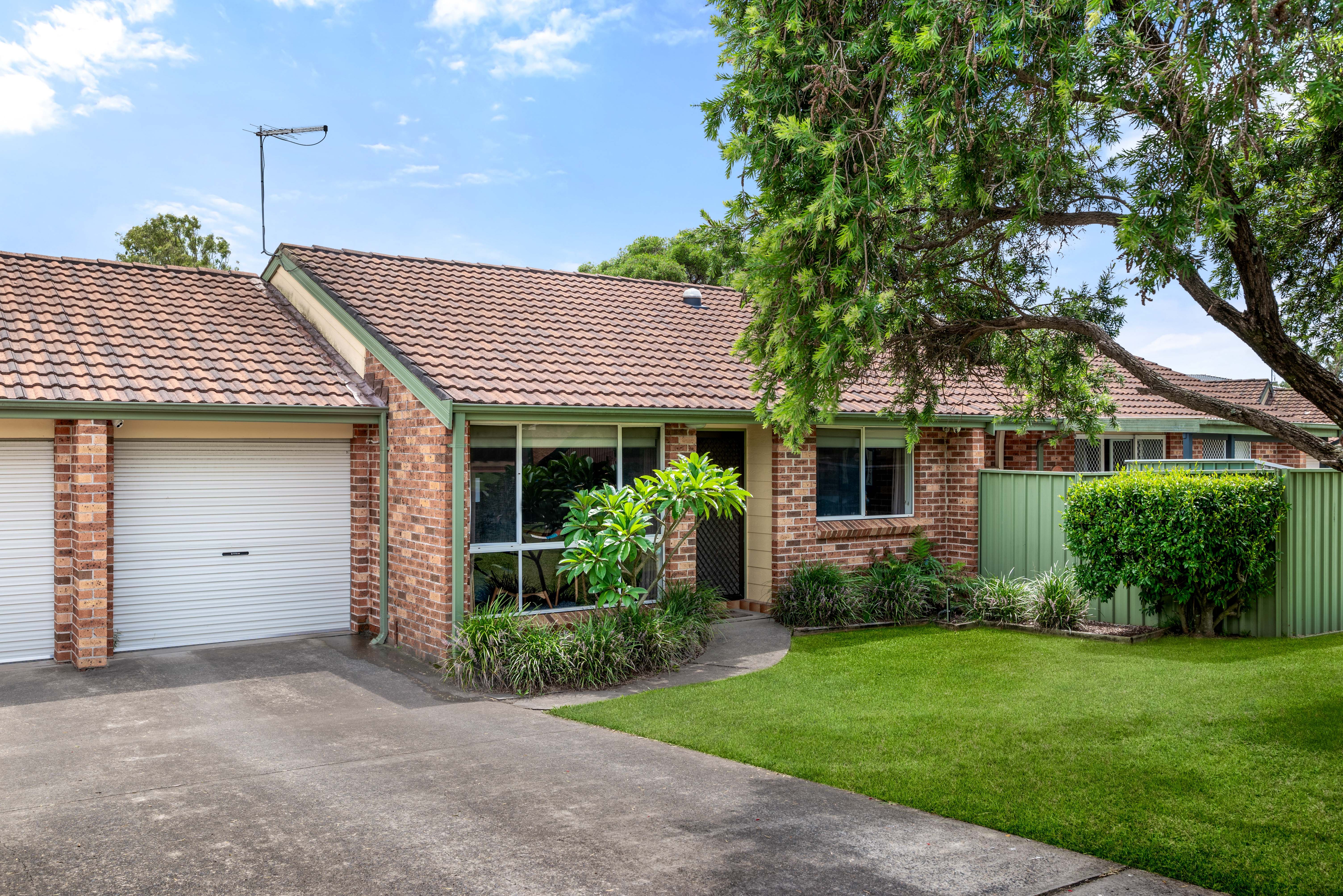 2/35 Blackwood Avenue, Minto, NSW 2566