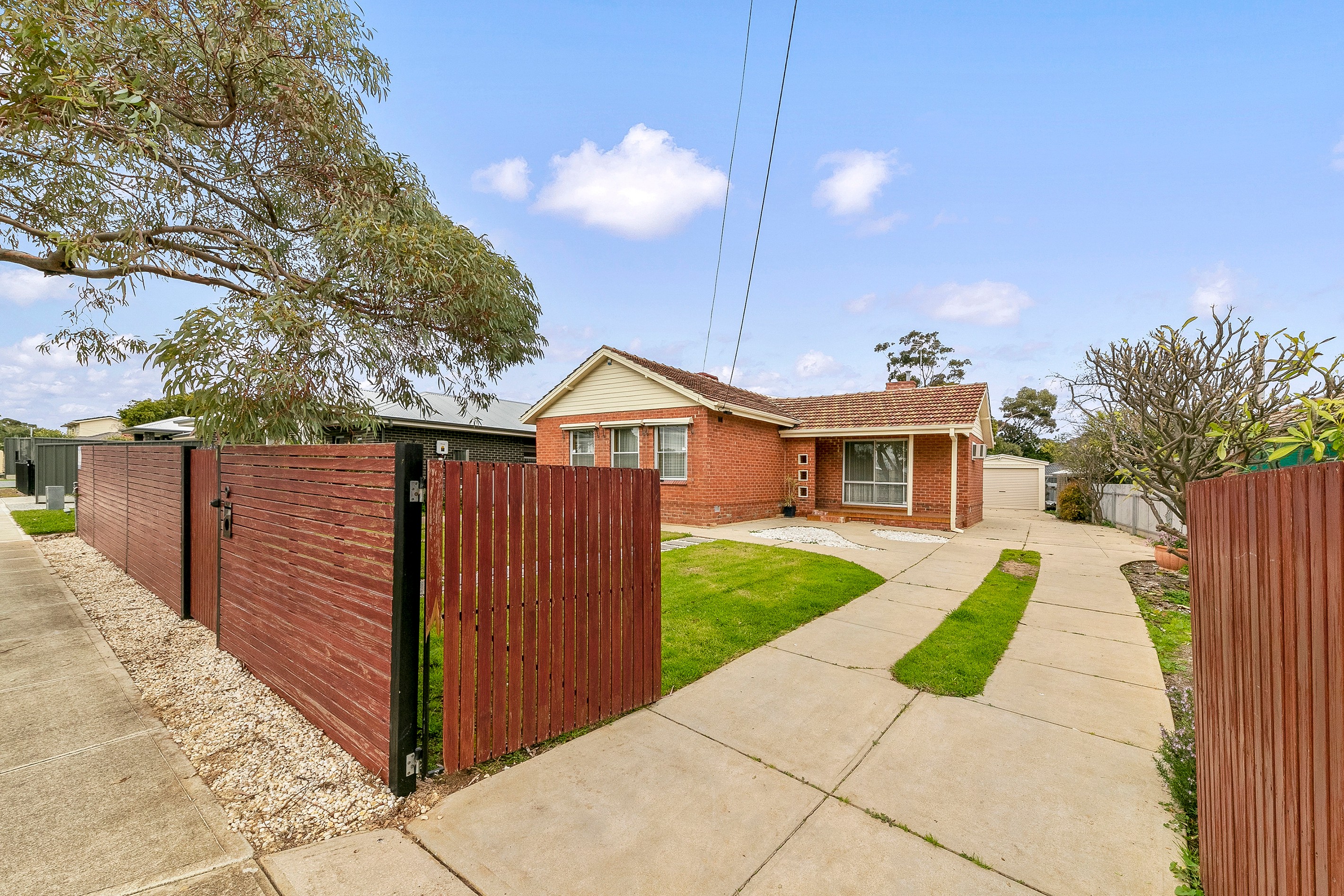 9 Selkirk Avenue, Clearview, SA 5085