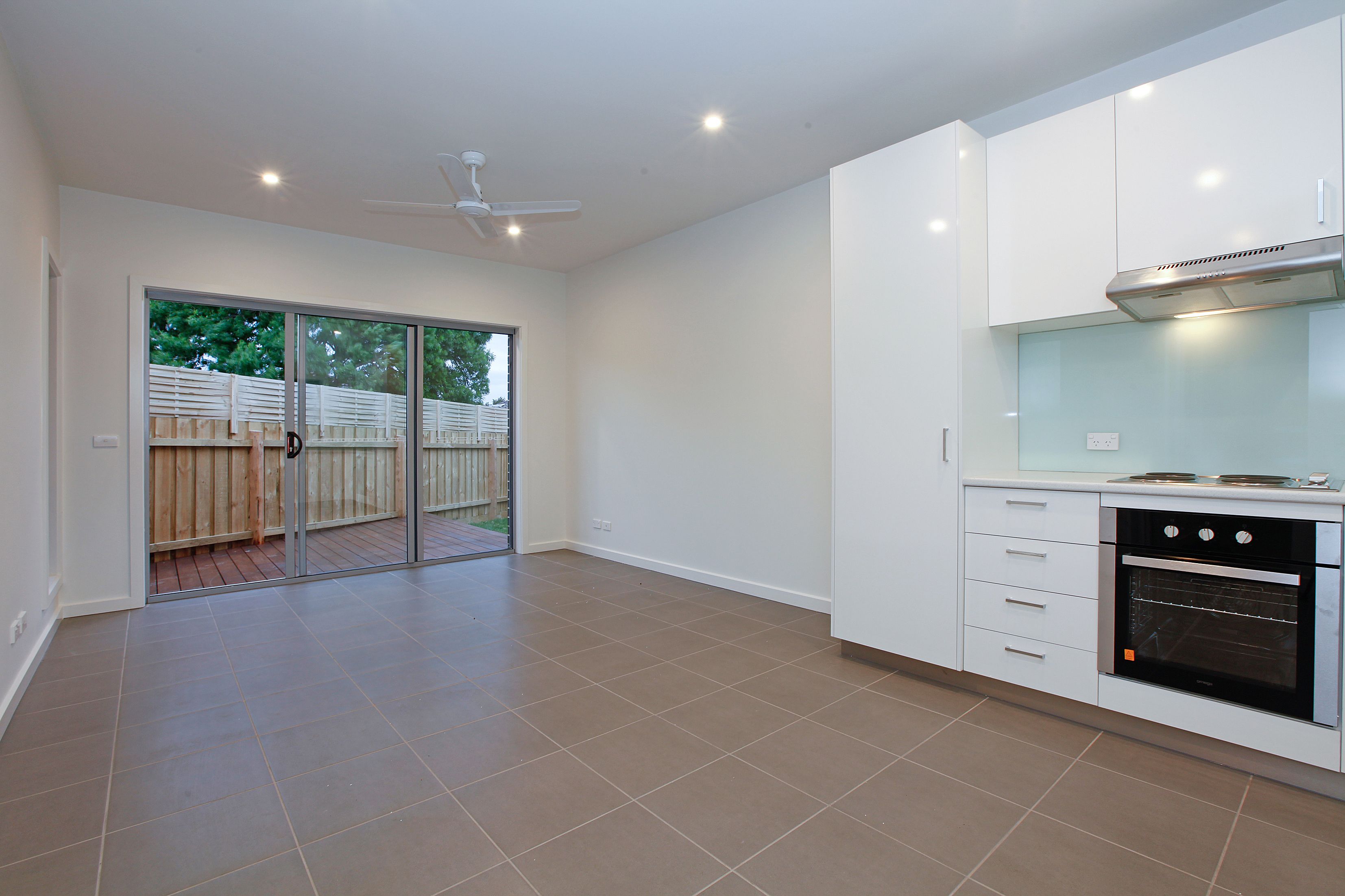 1/89 Purinuan Road, Reservoir, VIC 3073