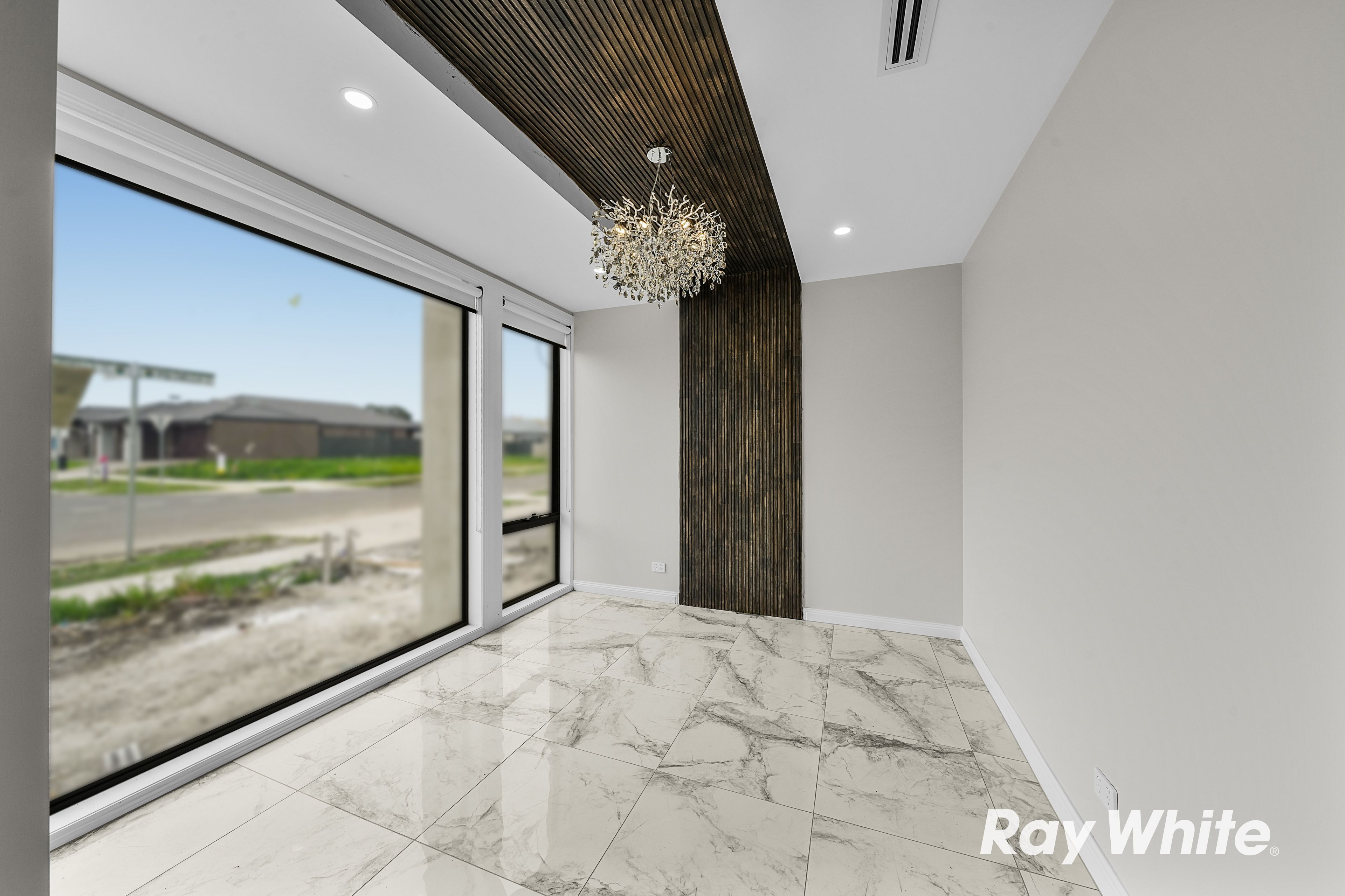 48 Pulchella Crescent — photo 3 of 21