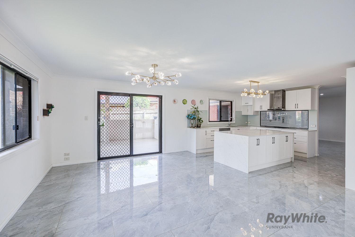 8 GLENELG Place, Parkinson, QLD 4115
