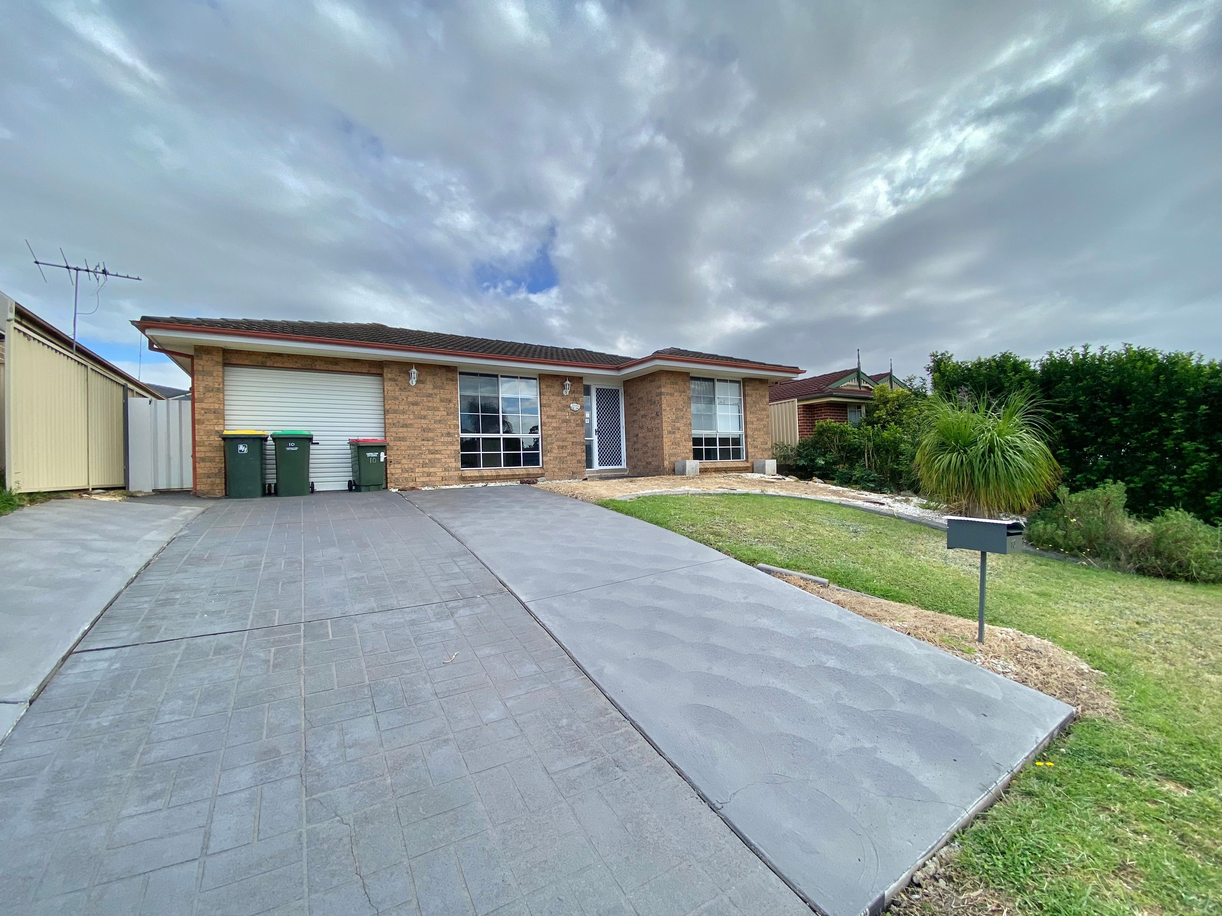 10 Skyfarmer Place, Raby, NSW 2566