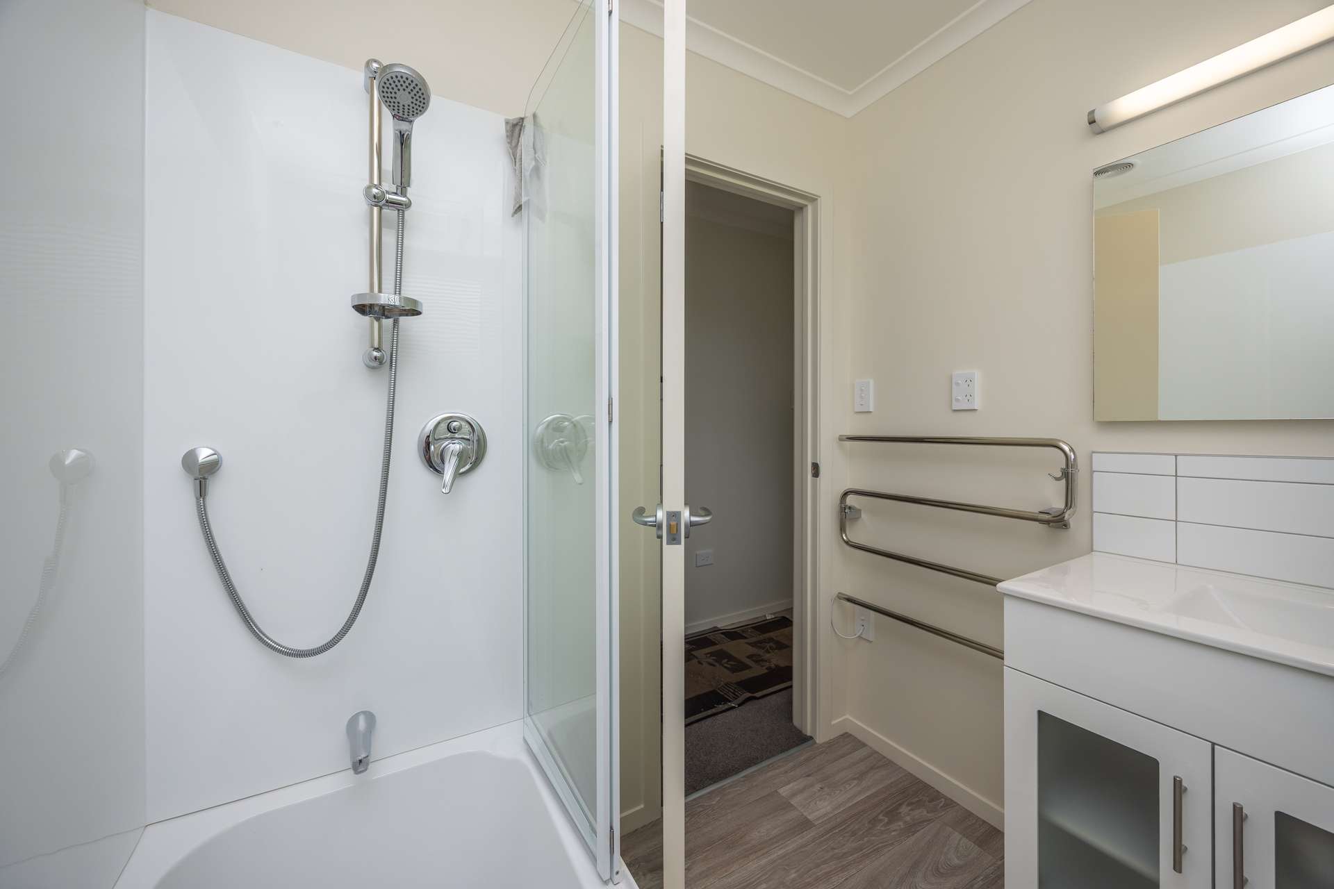 8 Chisholm Street photo 8