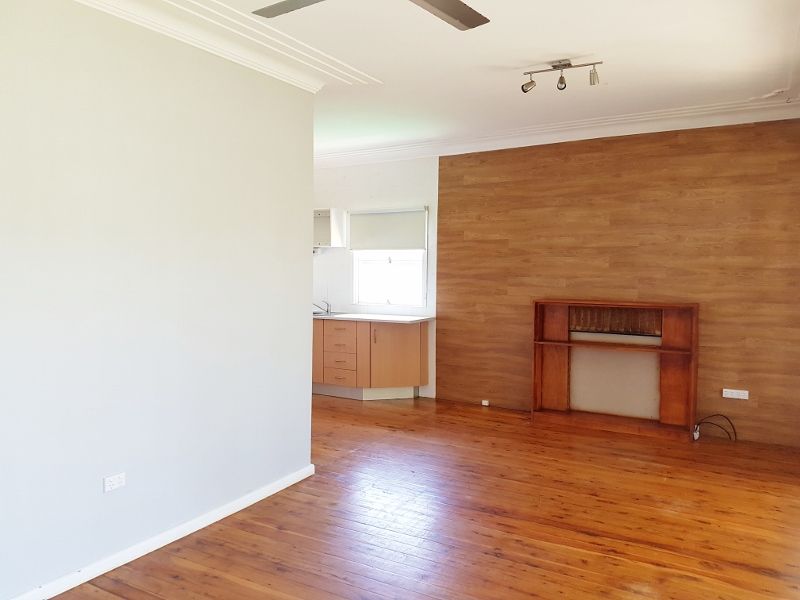 6 Fourth Avenue, Toukley, NSW 2263