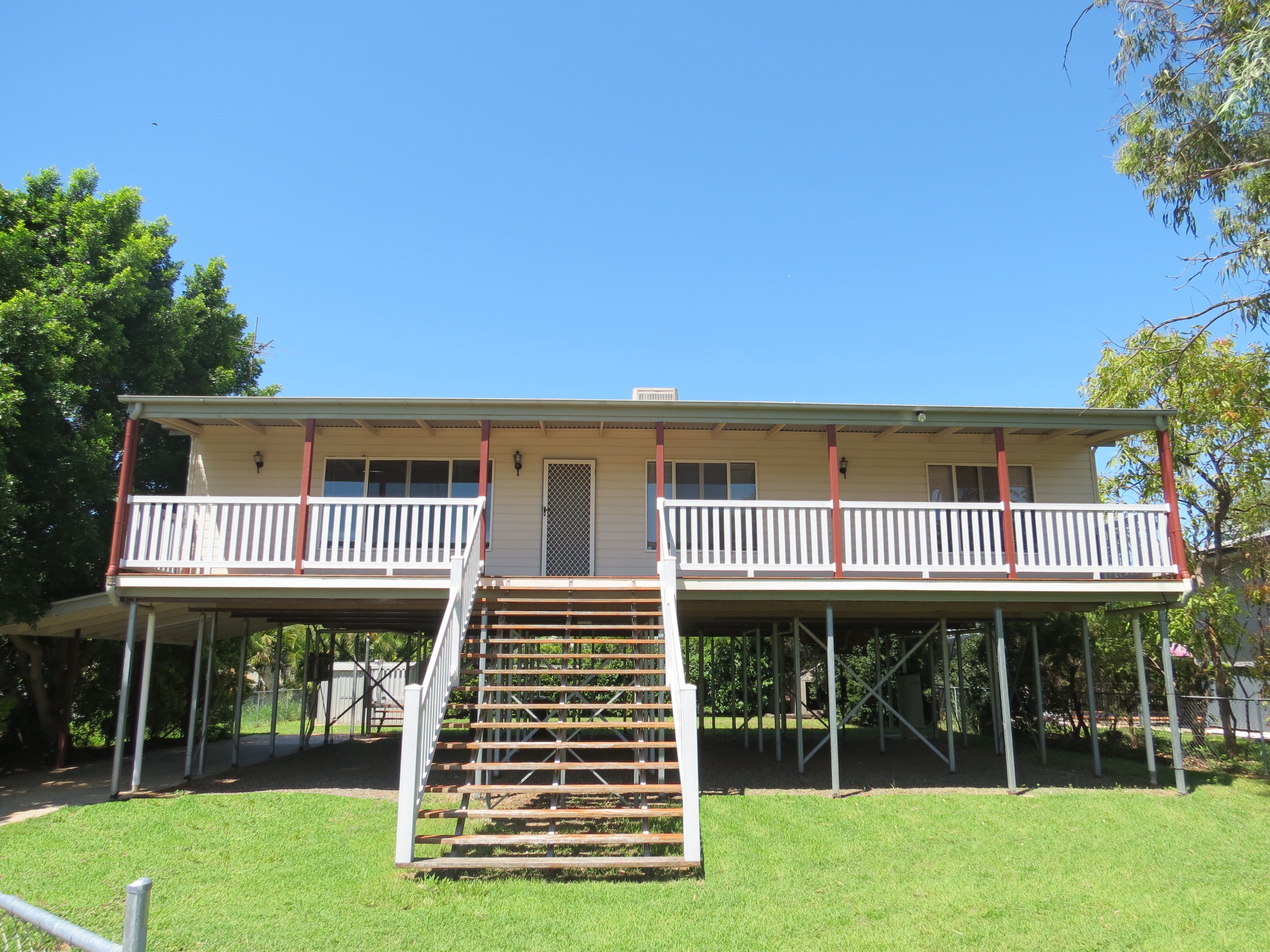 4 Waldby Court, Emerald QLD 4720