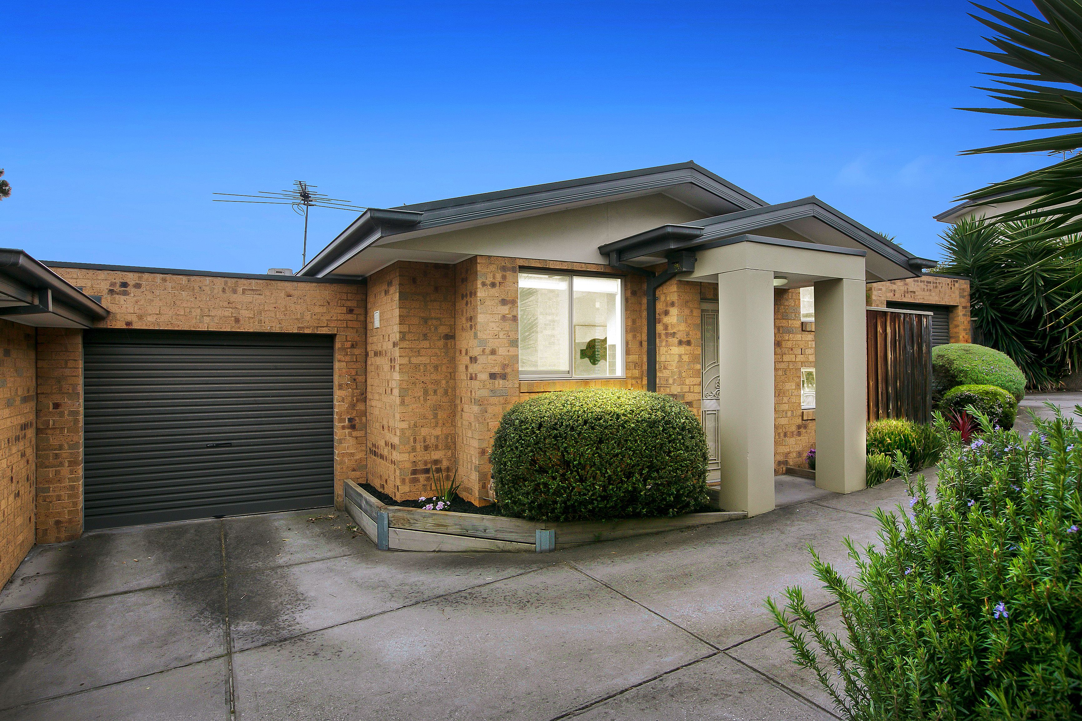 43 St Vigeons Road, Reservoir VIC 3073