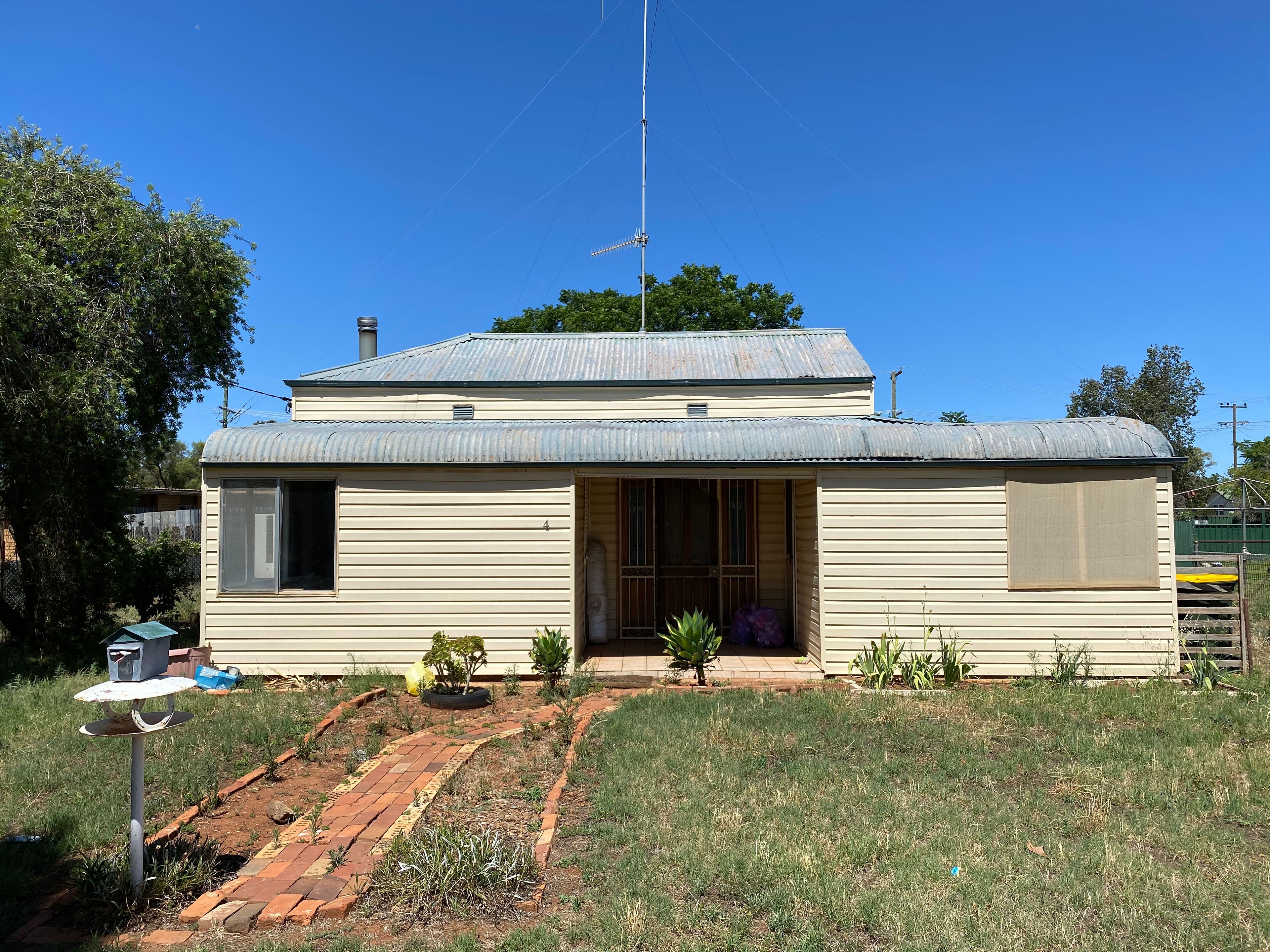 4 Fay Street, Condobolin NSW 2877