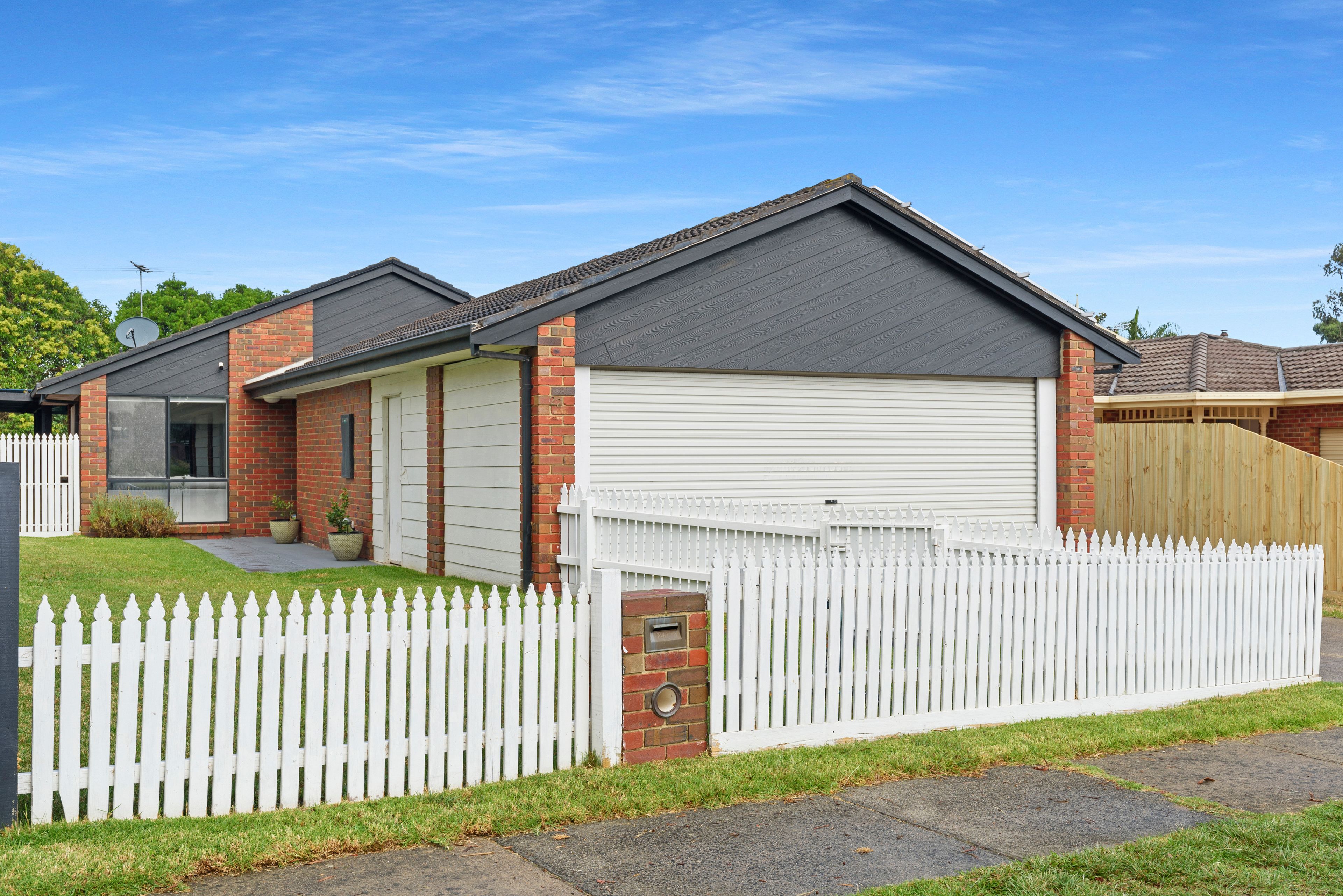 22 Heysen Drive, Skye VIC 3977
