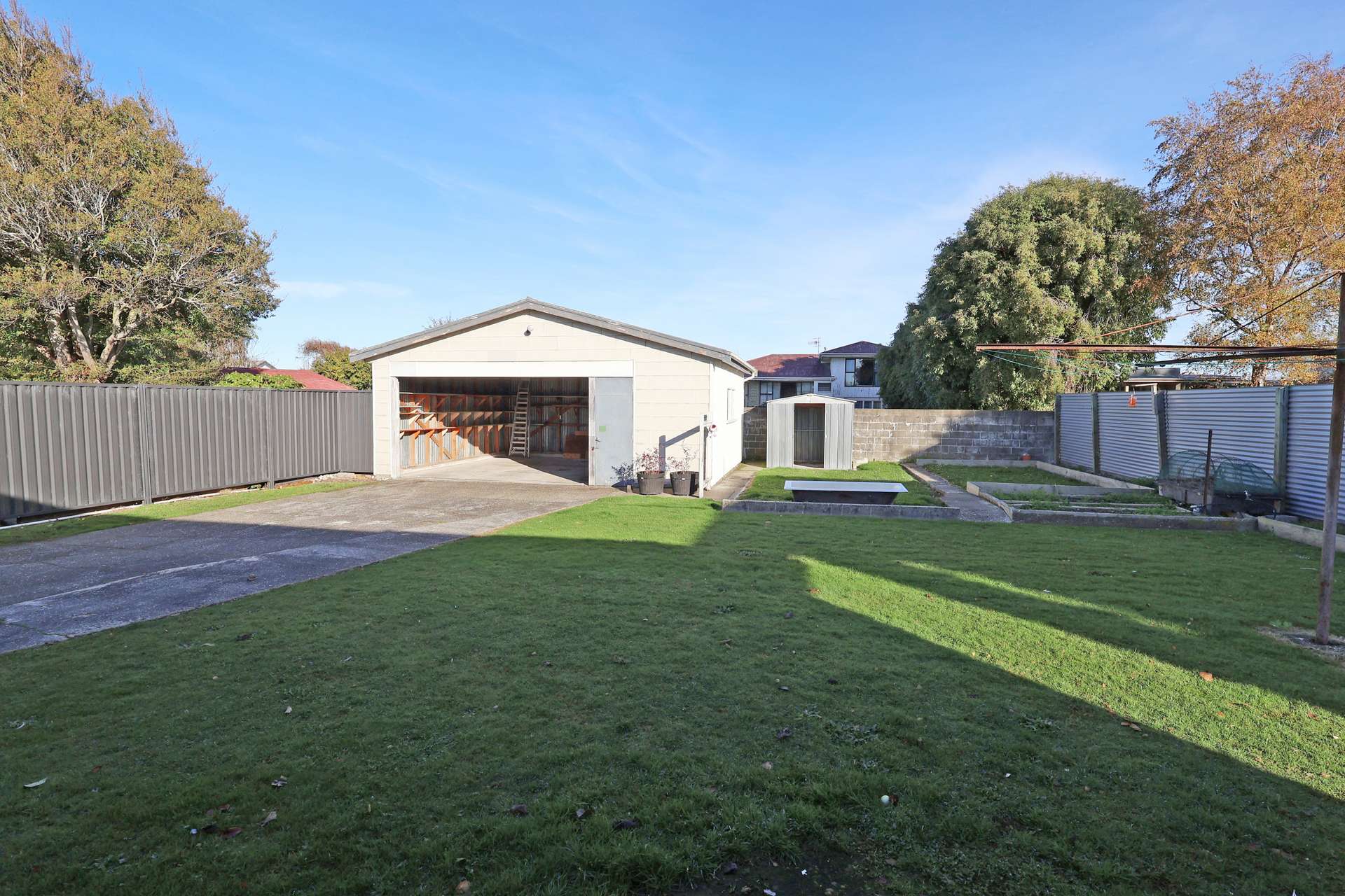 331 Chelmsford Street photo 28