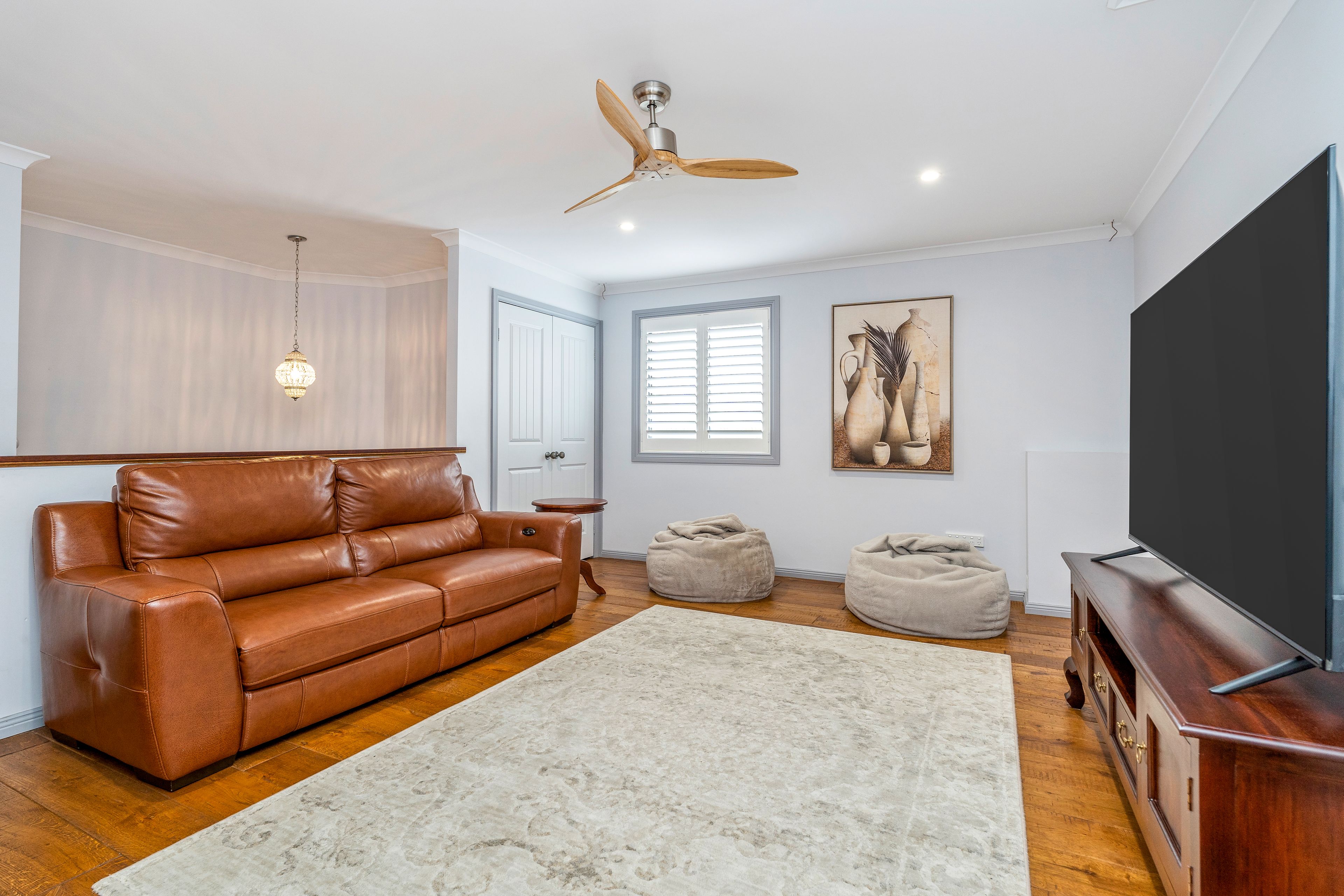 8 Cove Boulevard — photo 3 of 7
