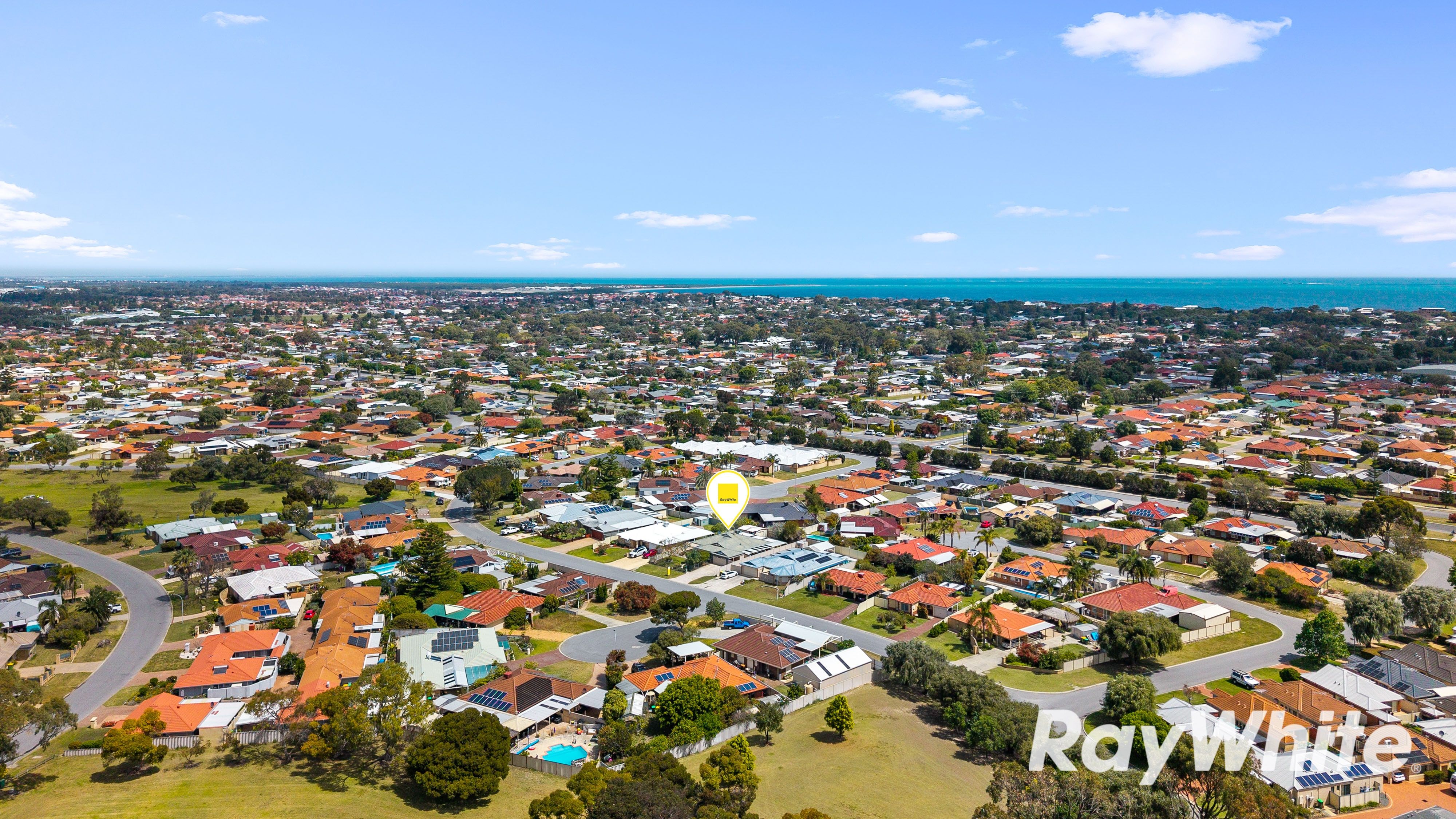 14 Moreton Crescent — photo 16 of 17