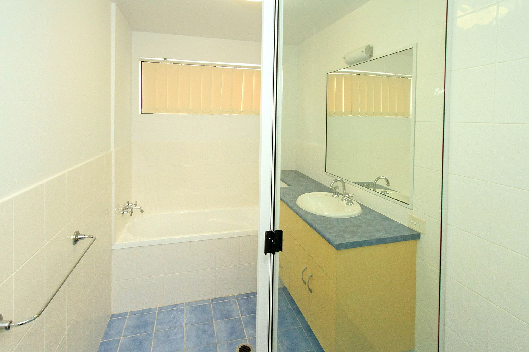 Unit 15/32 Kerr Street TENANT APPROVED, Meikleville Hill, QLD 4703