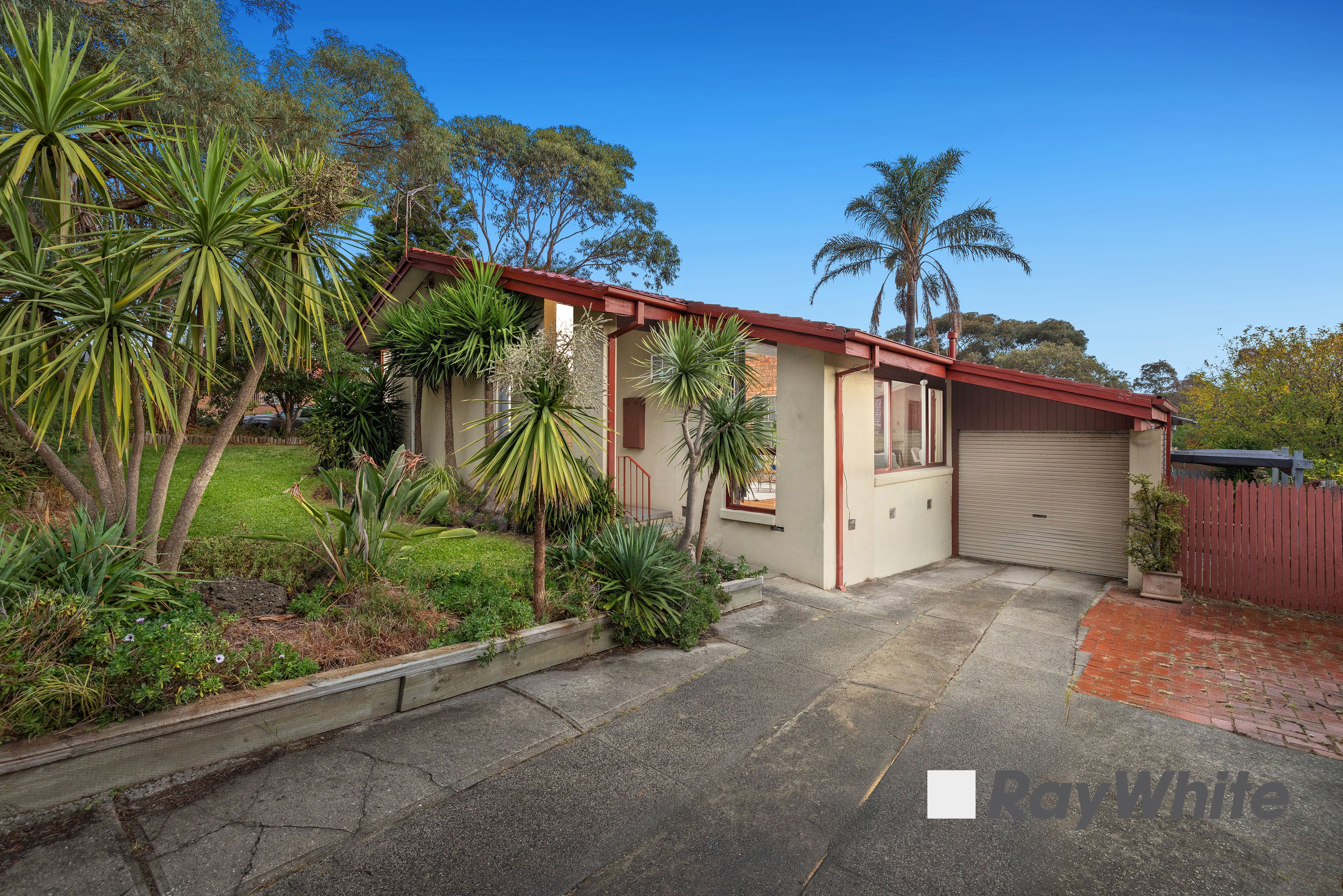 5 Wolf Court, Endeavour Hills, VIC 3802