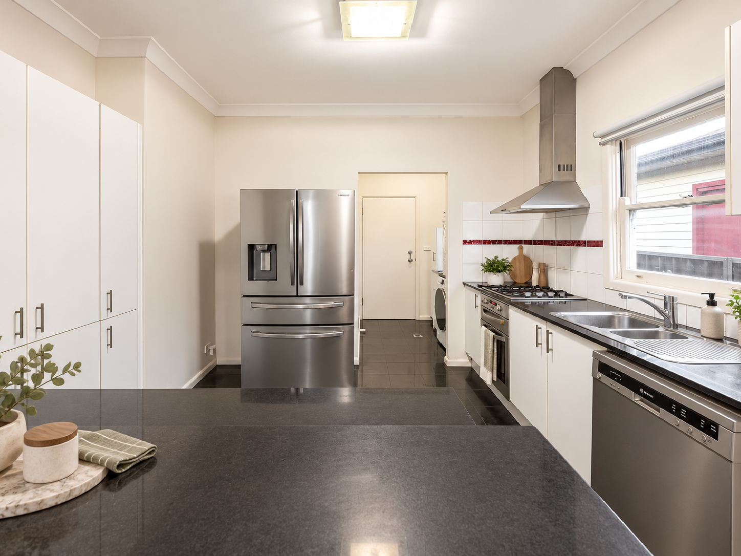 94 Boundary Road — photo 3 of 5