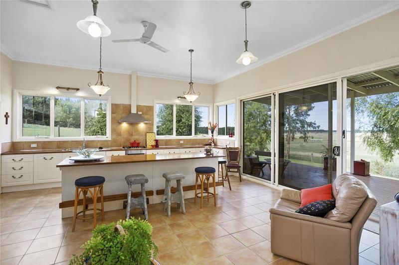 230 Warrne Road, Wangoom, VIC 3279
