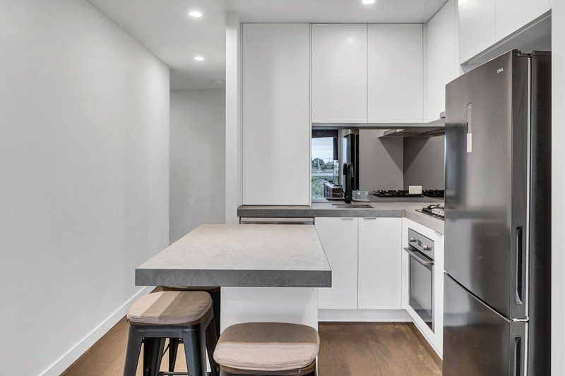 301/501-503 Plenty Road — photo 5 of 12