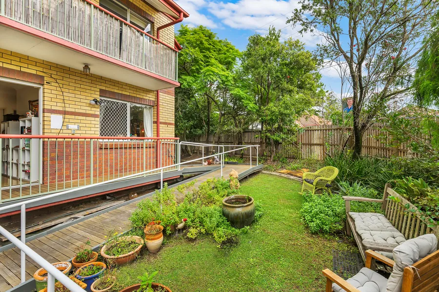 3/282 Cavendish Road, Coorparoo