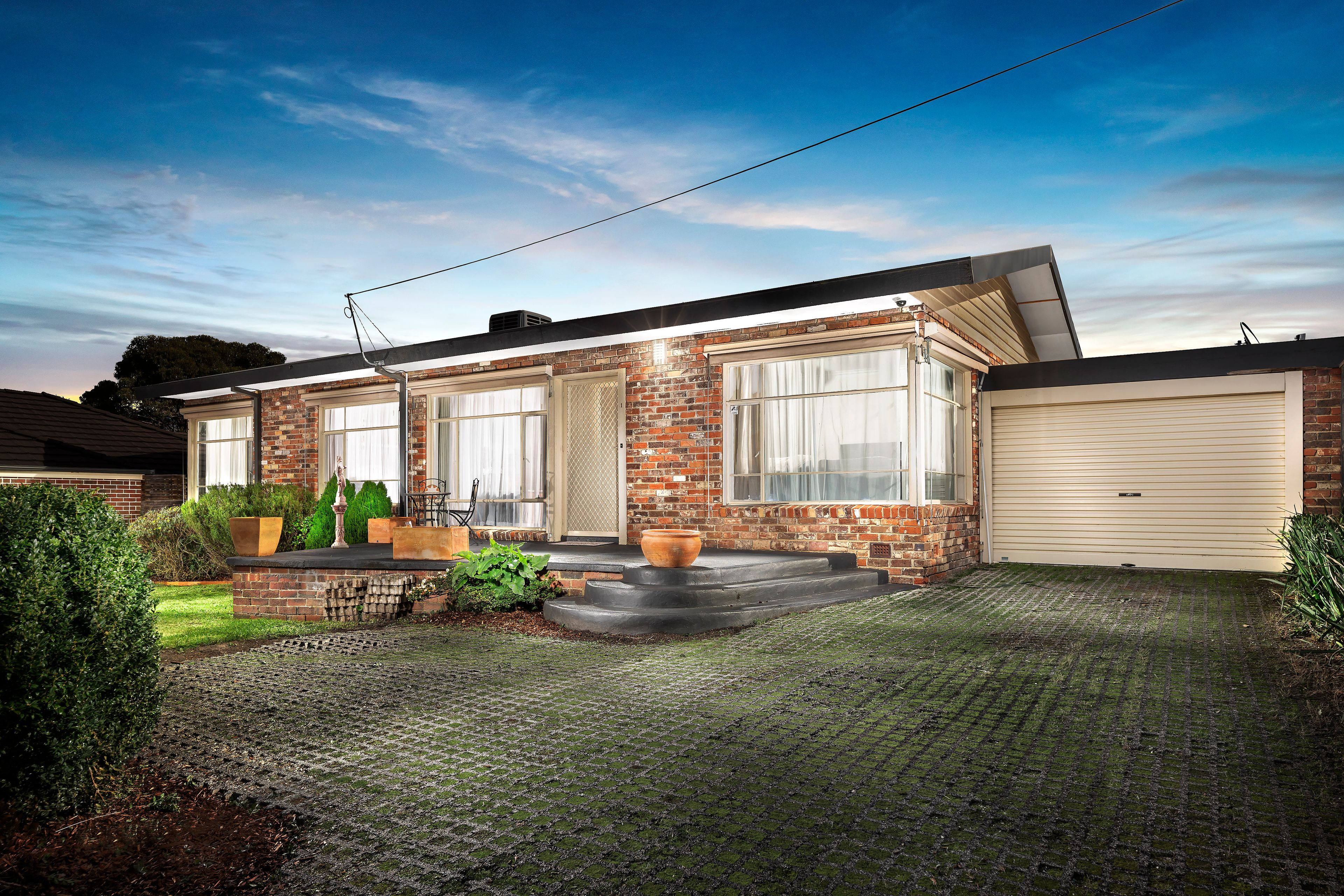 3 Hillcrest Avenue, Ferntree Gully VIC 3156