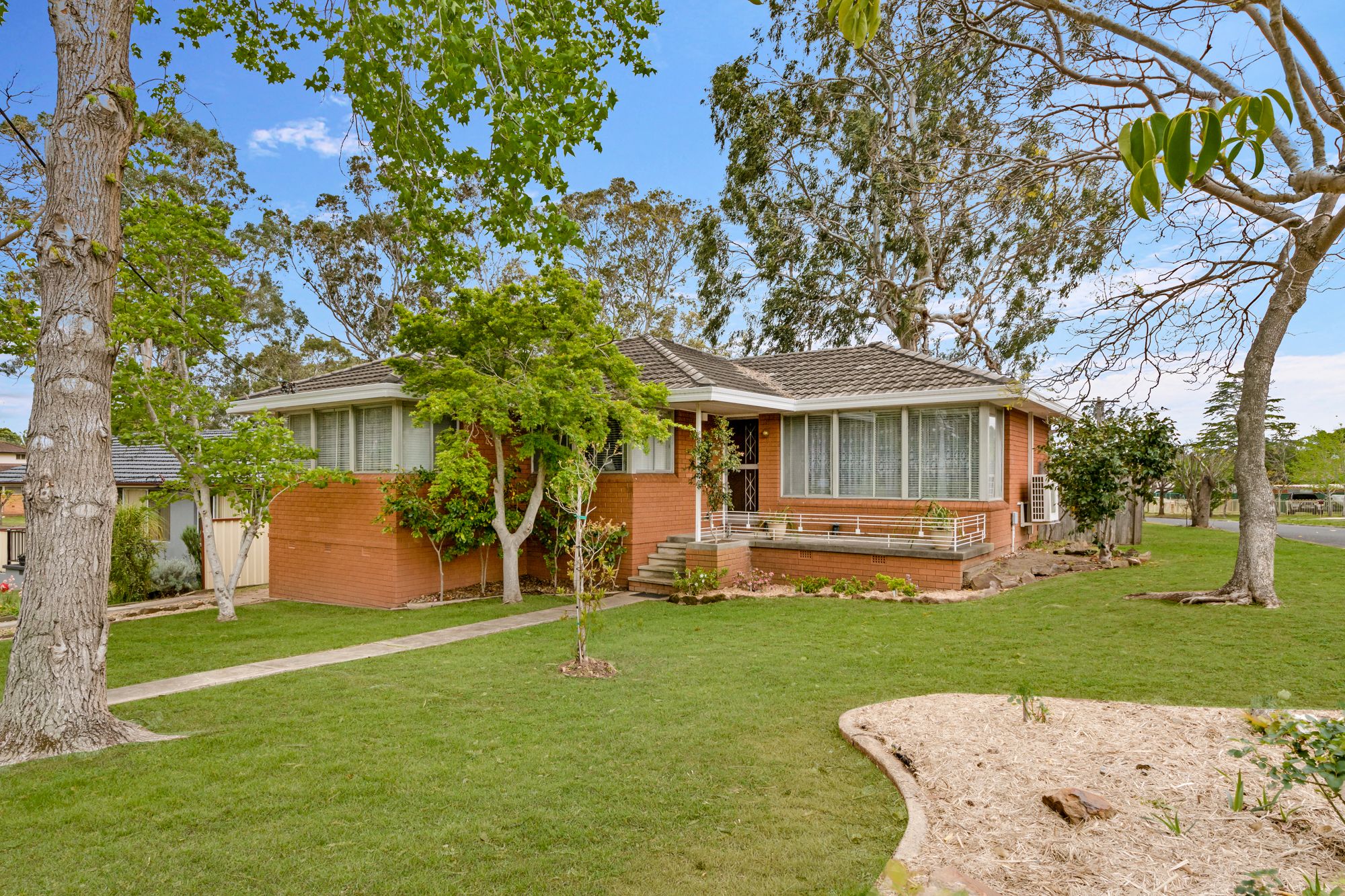 10 Valley Road, Campbelltown, NSW 2560