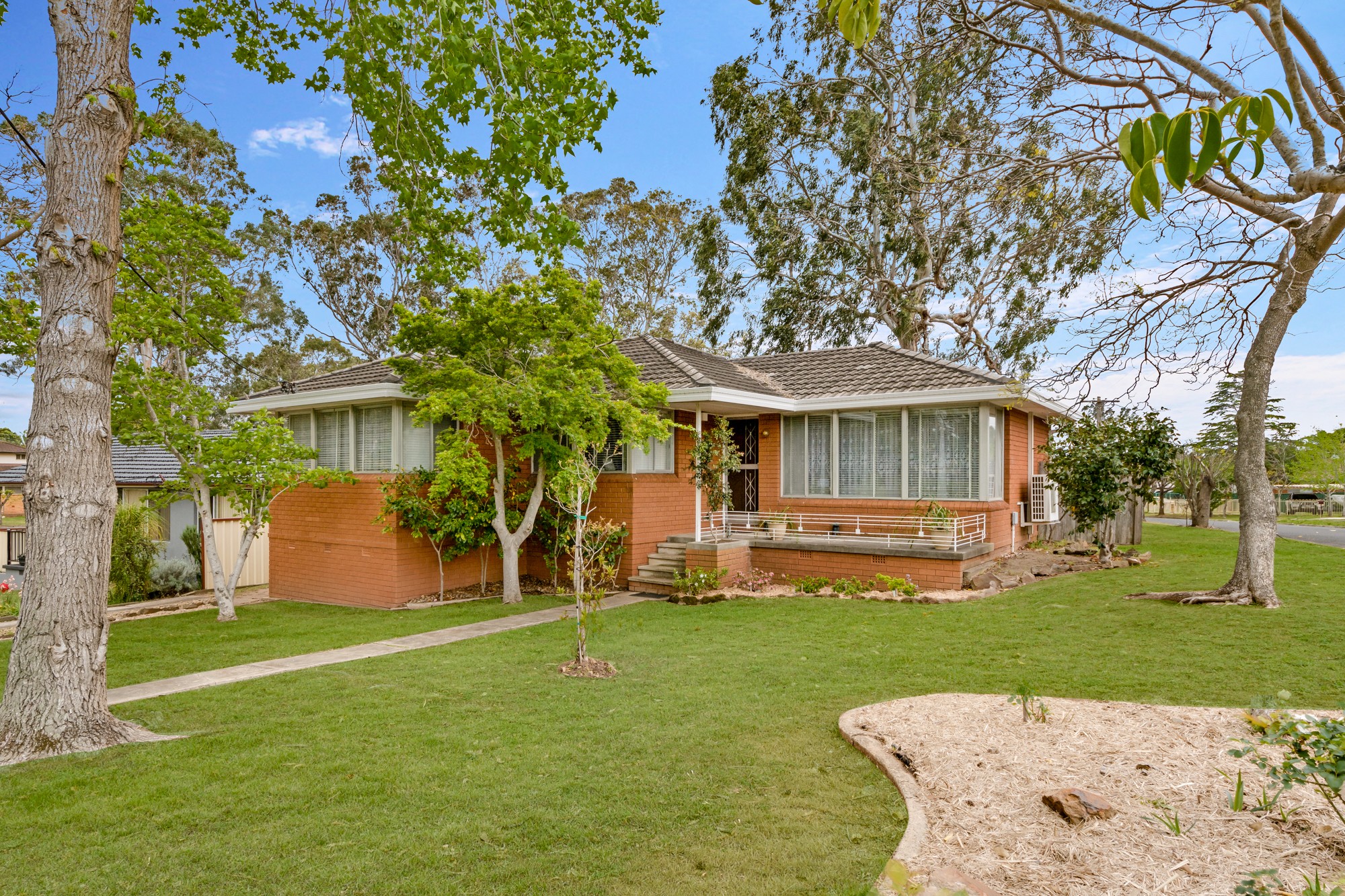 10 Valley Road, Campbelltown, NSW 2560