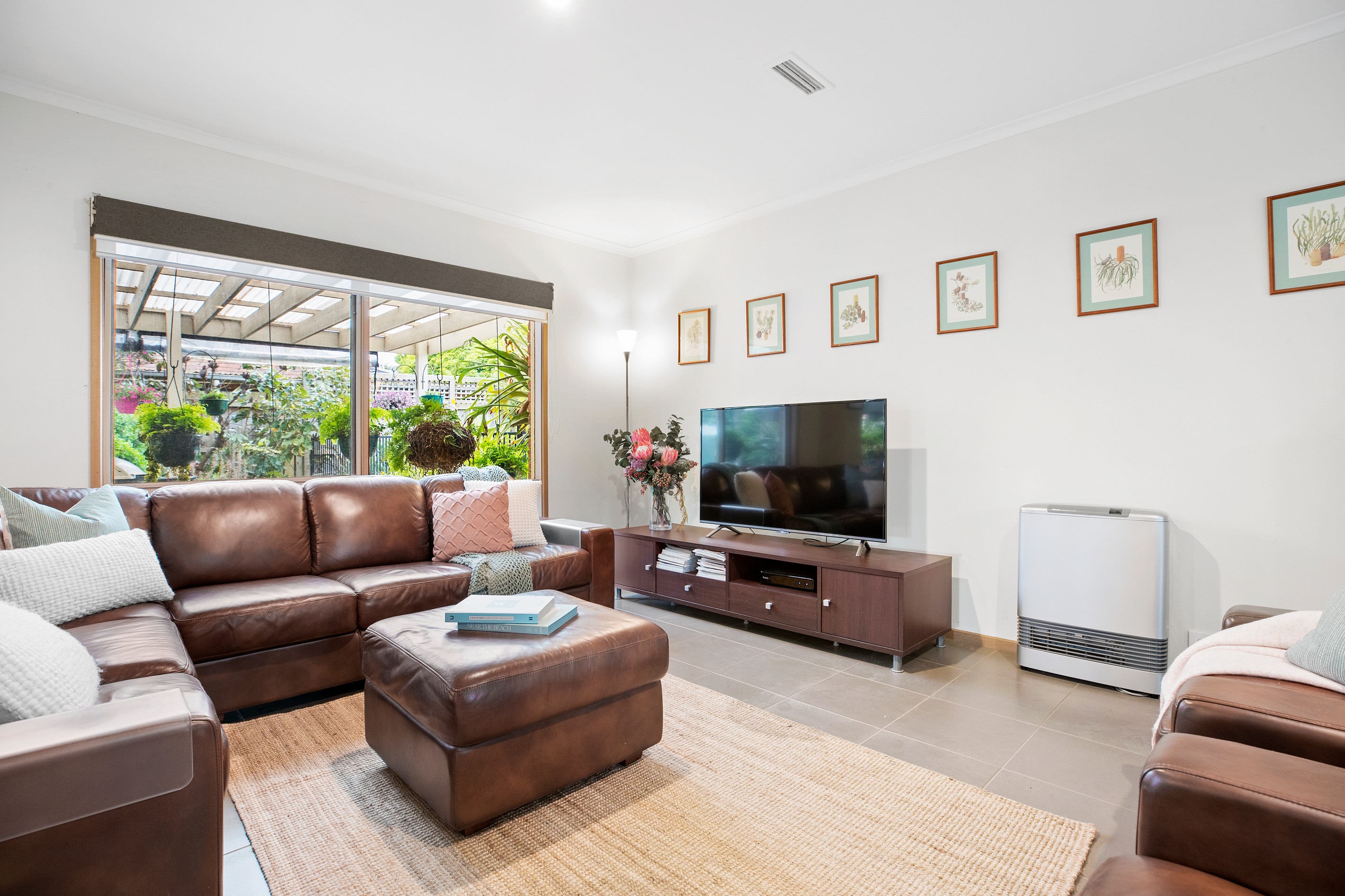 42 Dandelion Drive, Rowville, VIC 3178