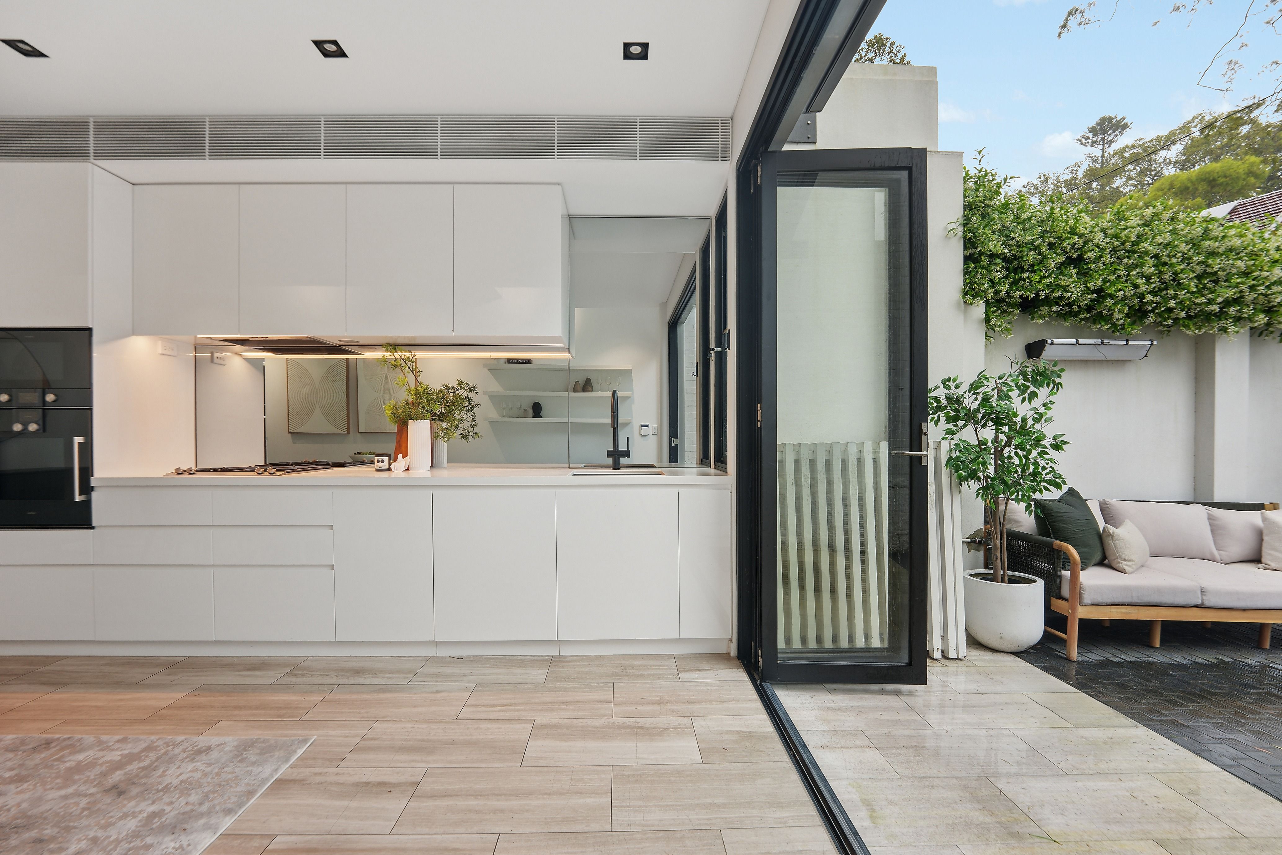 8 Dillon Street — photo 4 of 8