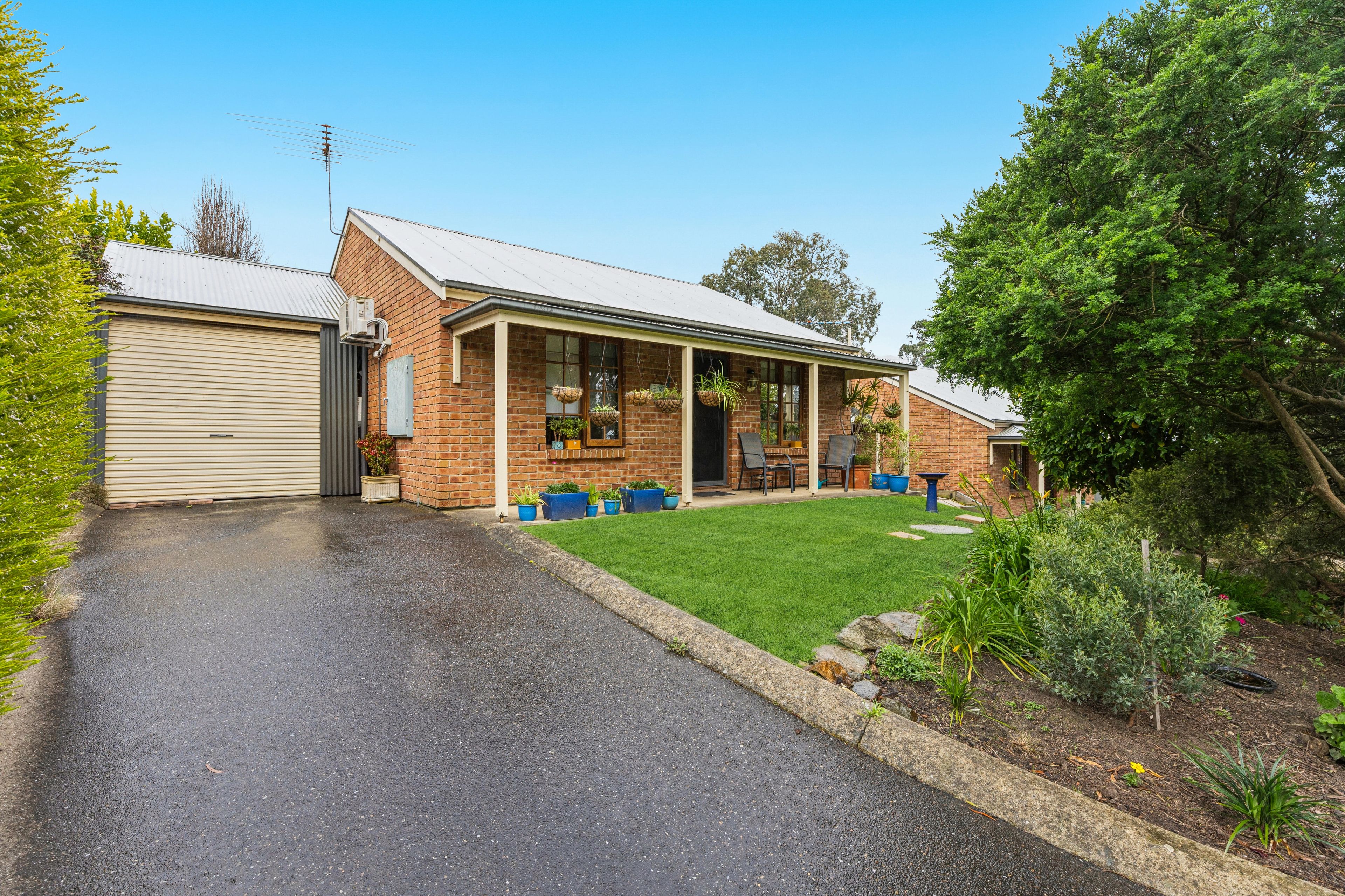 2/8 Edinborough Street — photo from Ray White Mount Barker