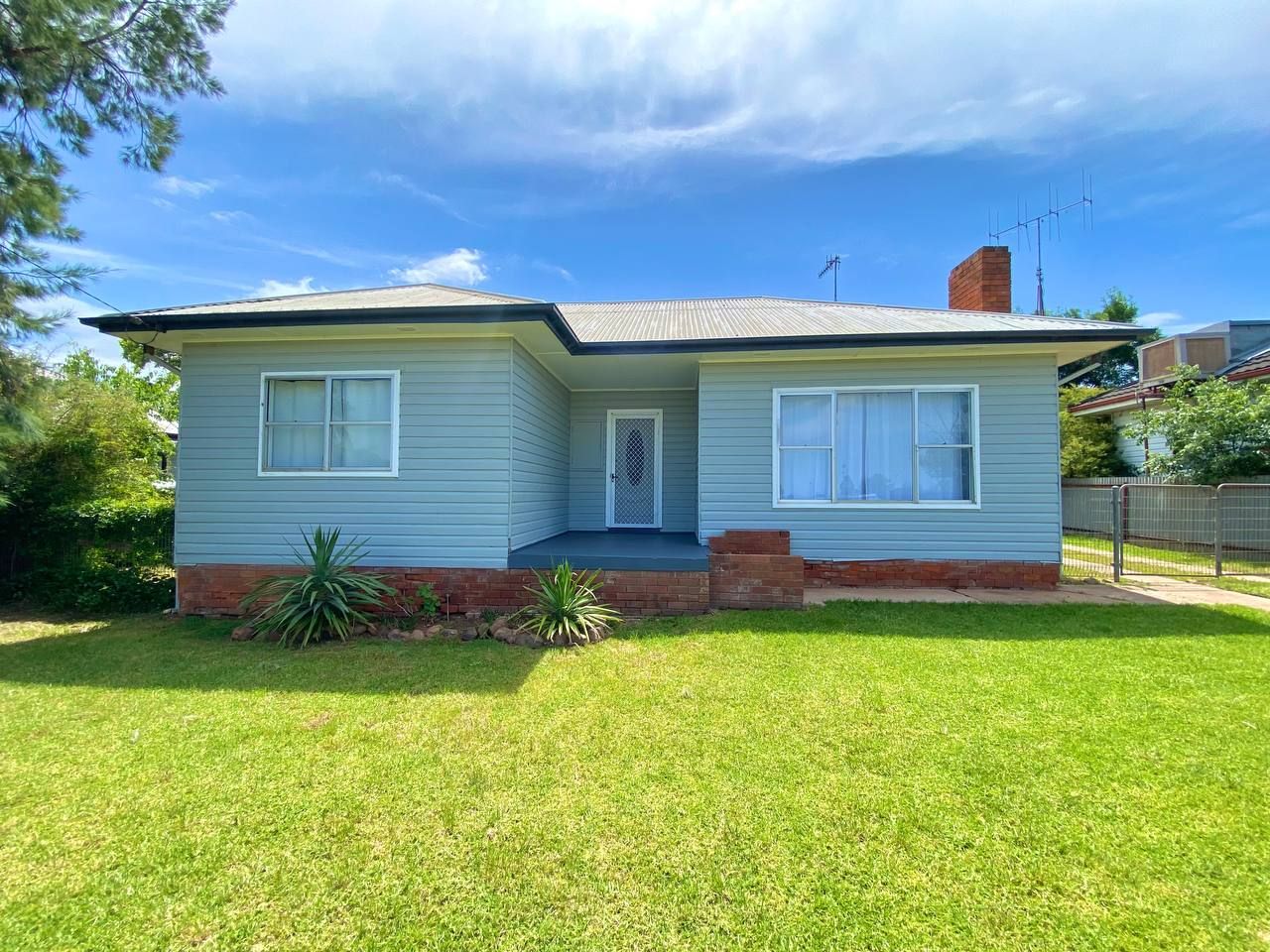 65 Boori Street, Peak Hill, NSW 2869