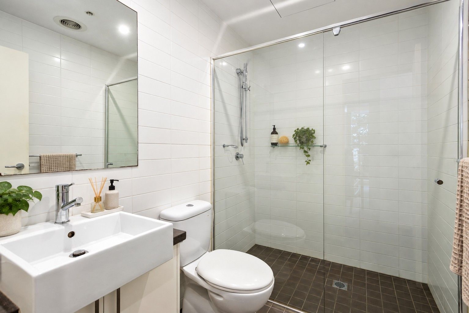 25/62 Harbour Street — photo 7 of 11