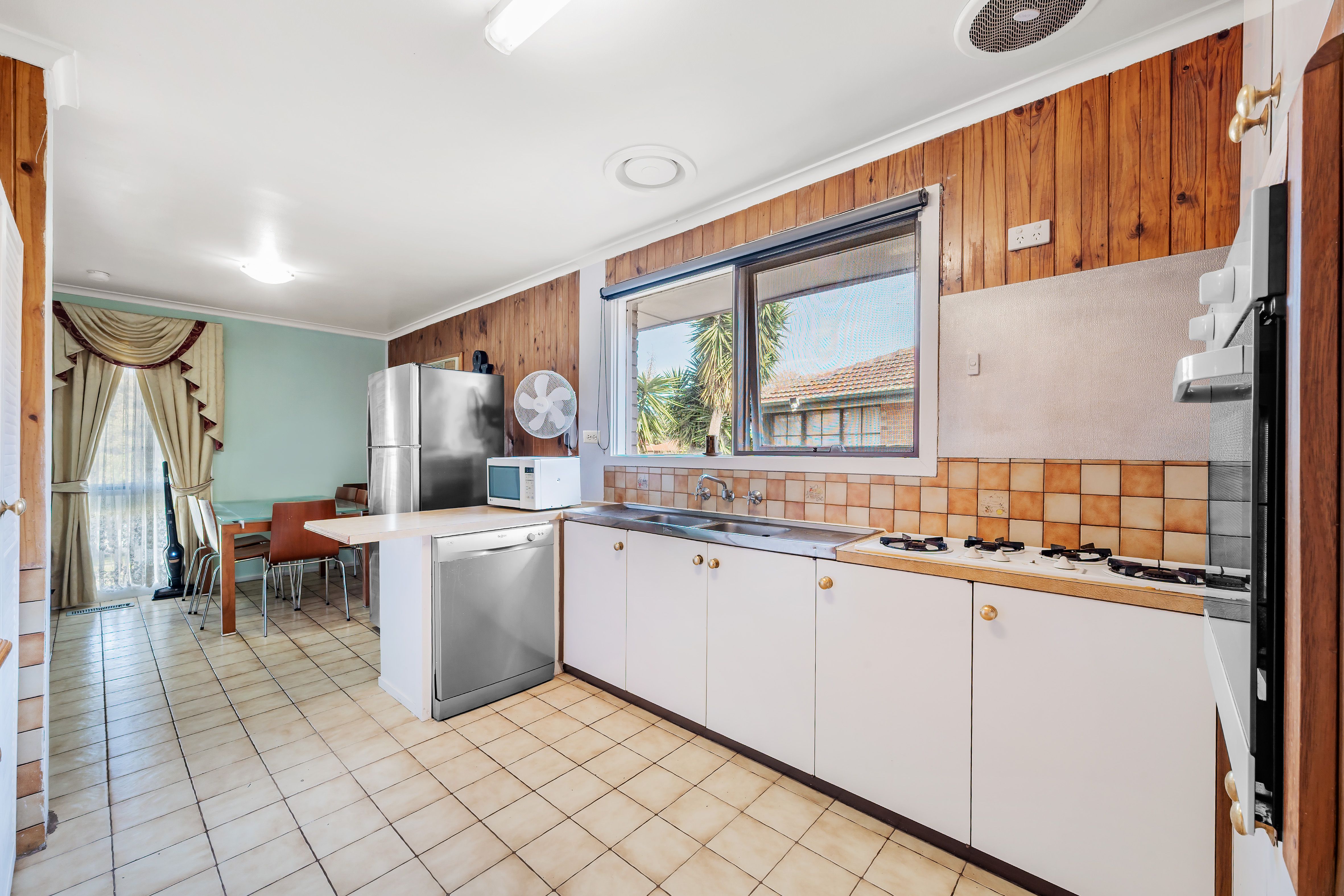 105 Osborne Avenue — photo 3 of 11