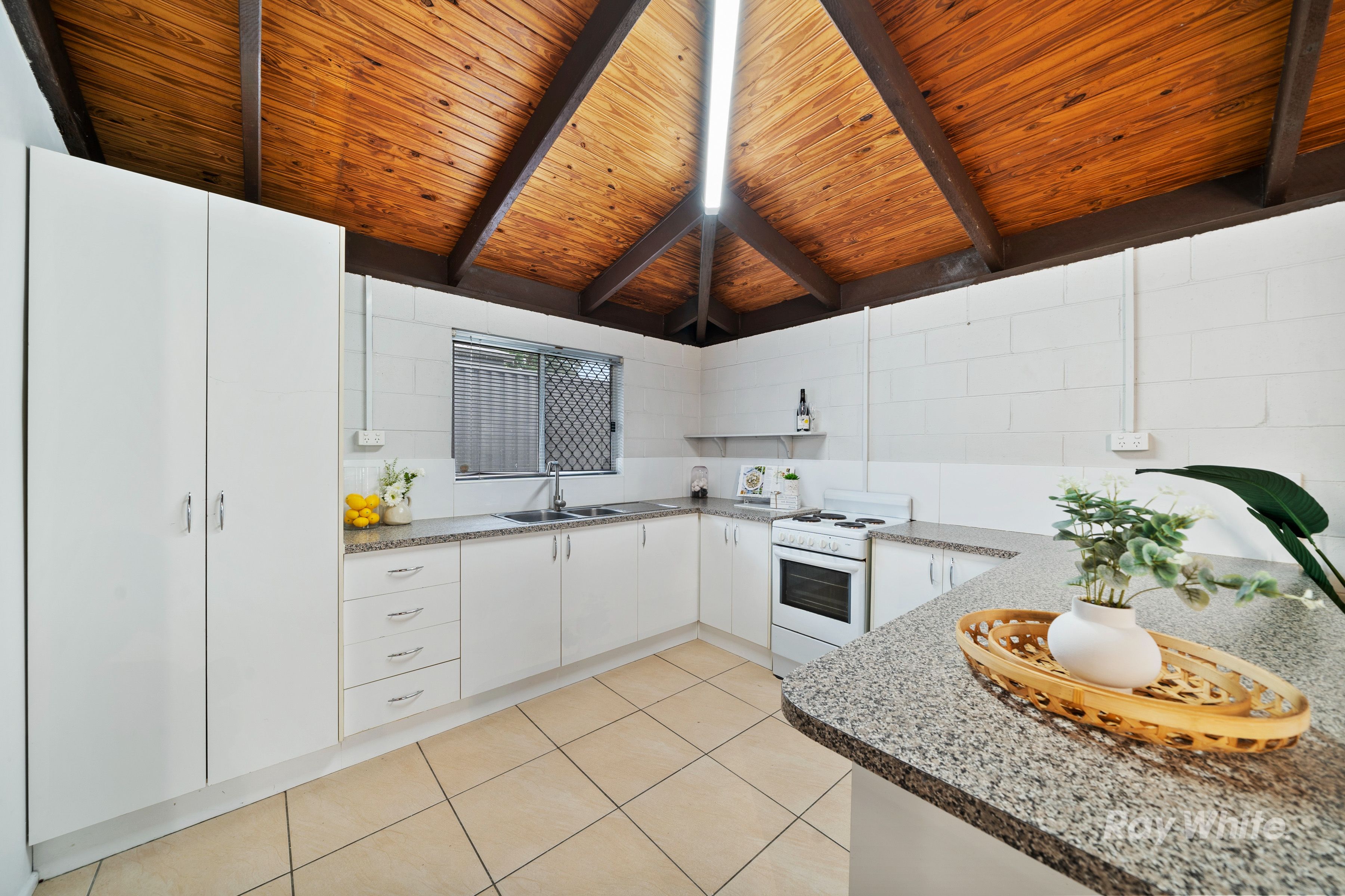 54 Waratah Drive, Crestmead, QLD 4132