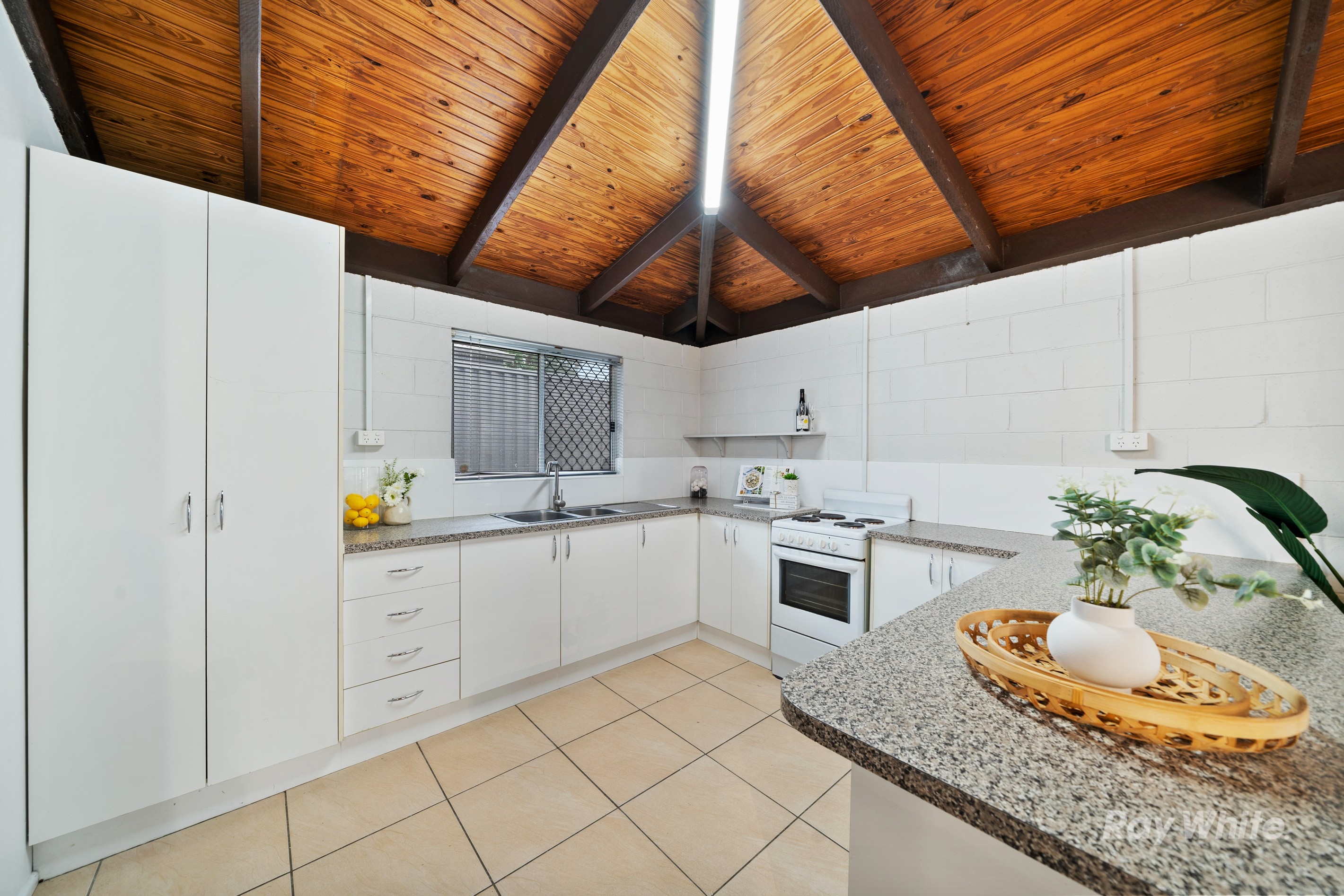 54 Waratah Drive, Crestmead, QLD 4132