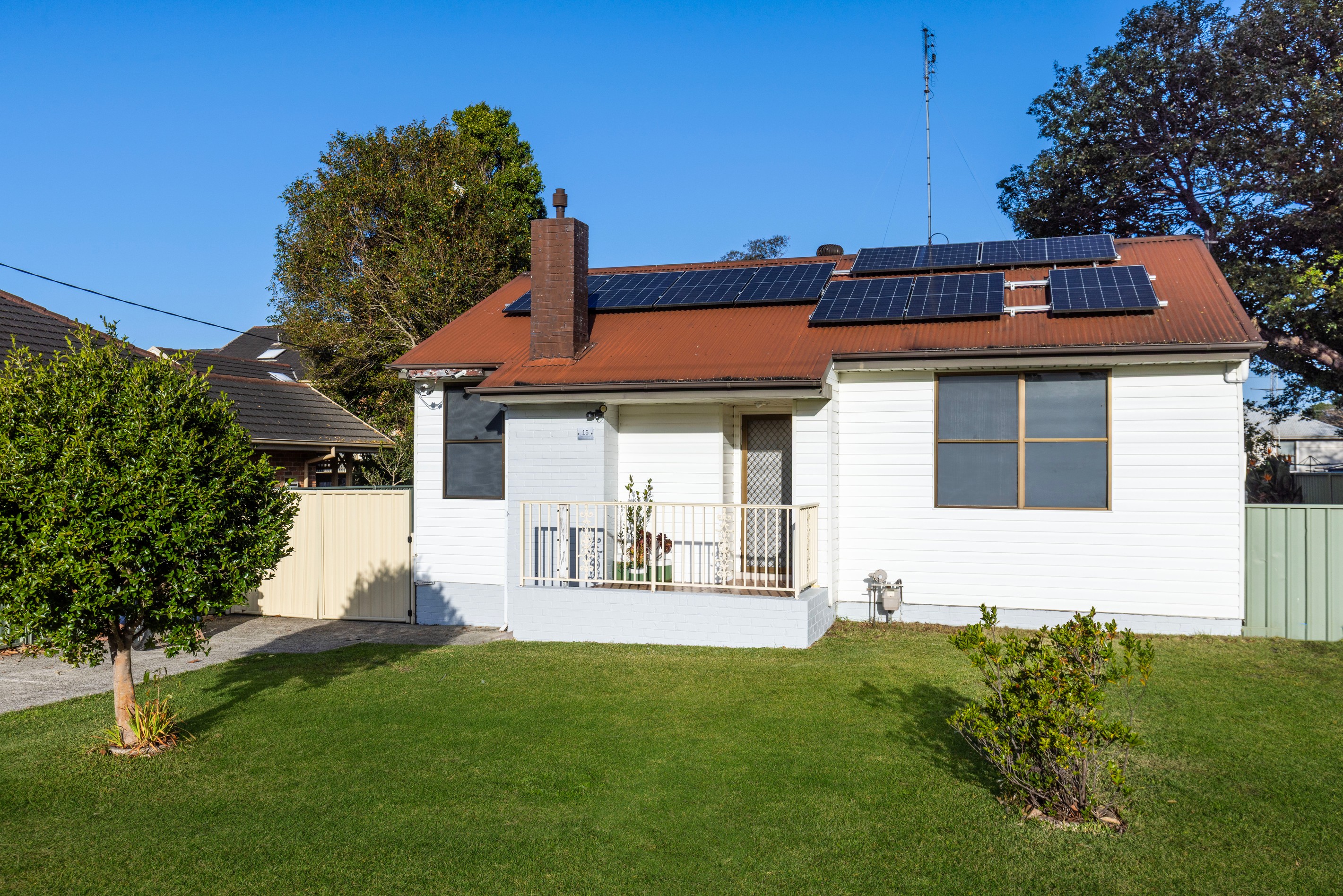 15 Tresnan Street, Unanderra, NSW 2526