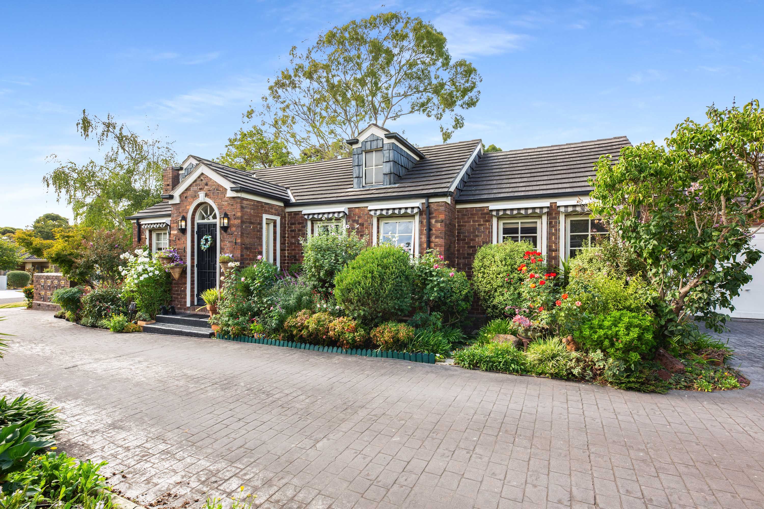 2 Newman Road, Wantirna South VIC 3152