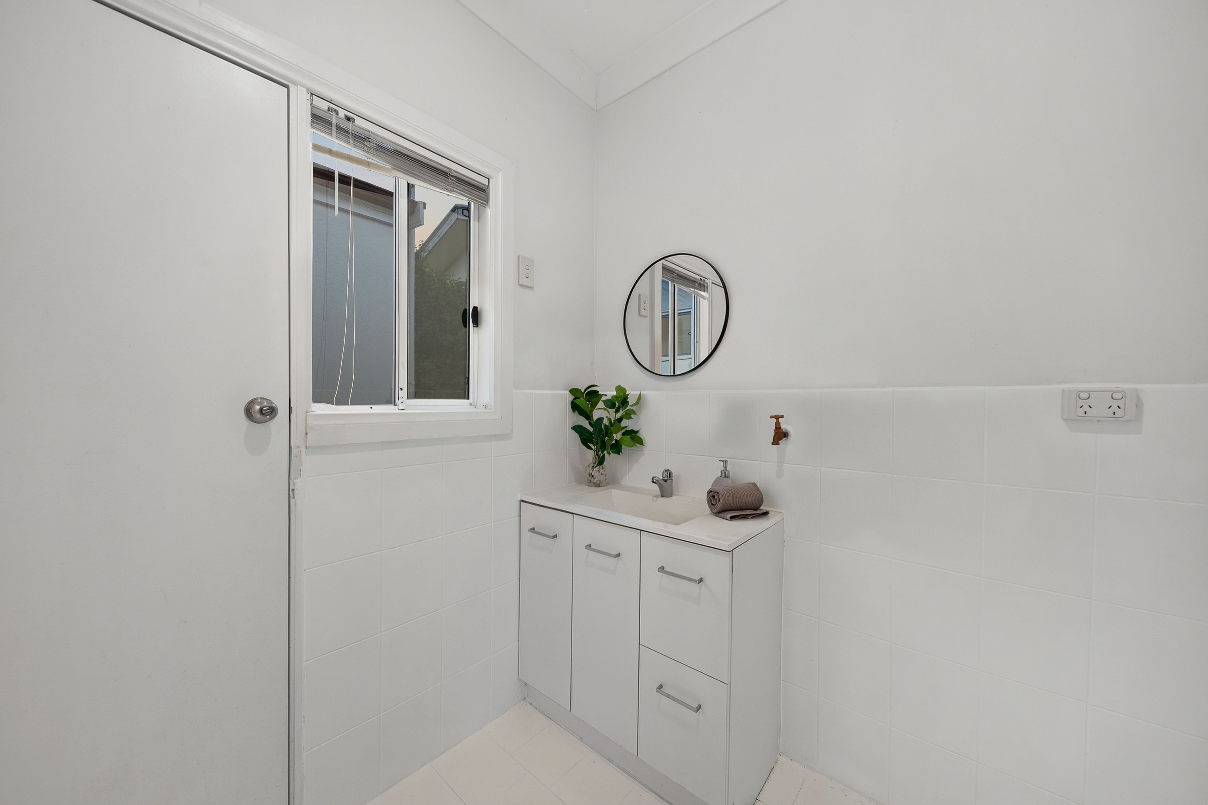 27 Cashel Street — photo 16 of 20