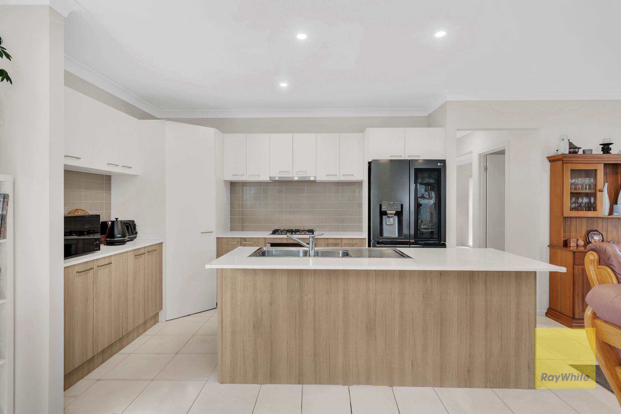 24 Fairwater Drive — photo 5 of 23